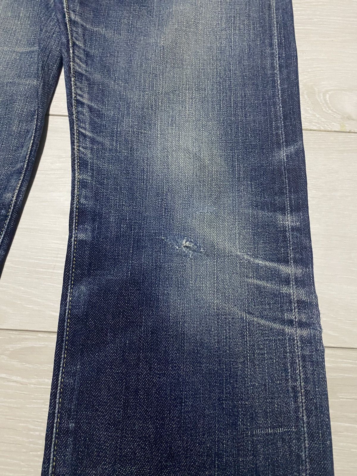 Undercover × Uniqlo Vintage Uniqlo S001 Selvedge Faded Wash Distressed Slim Jean Size US 32 / EU 48 - 8 Thumbnail