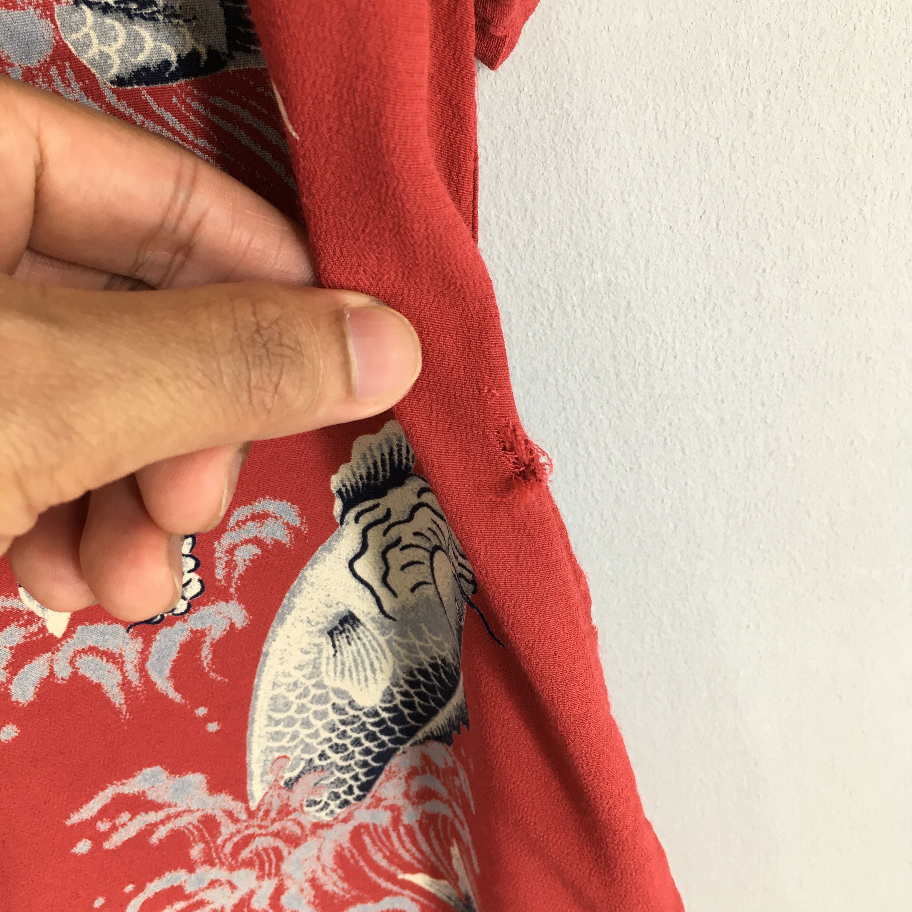 Vintage Vintage 70s Hawaiian Patina Japanese Koi Fish Rayon Shirt L Size US L / EU 52-54 / 3 - 6 Thumbnail