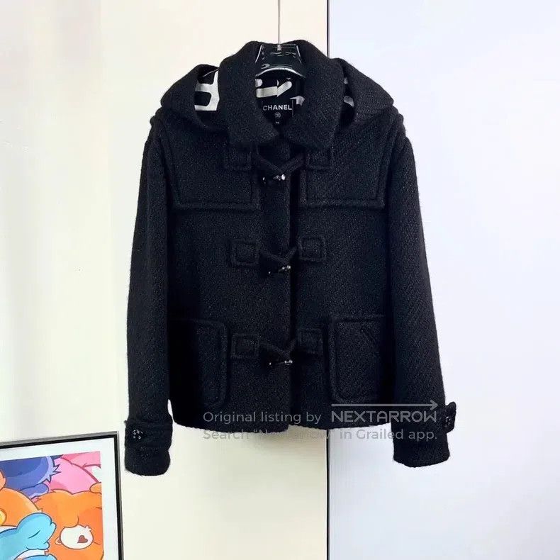 Chanel Chanel 21B black tweed hooded horn button jacket Size M / US 6-8 / IT 42-44 - 1 Thumbnail