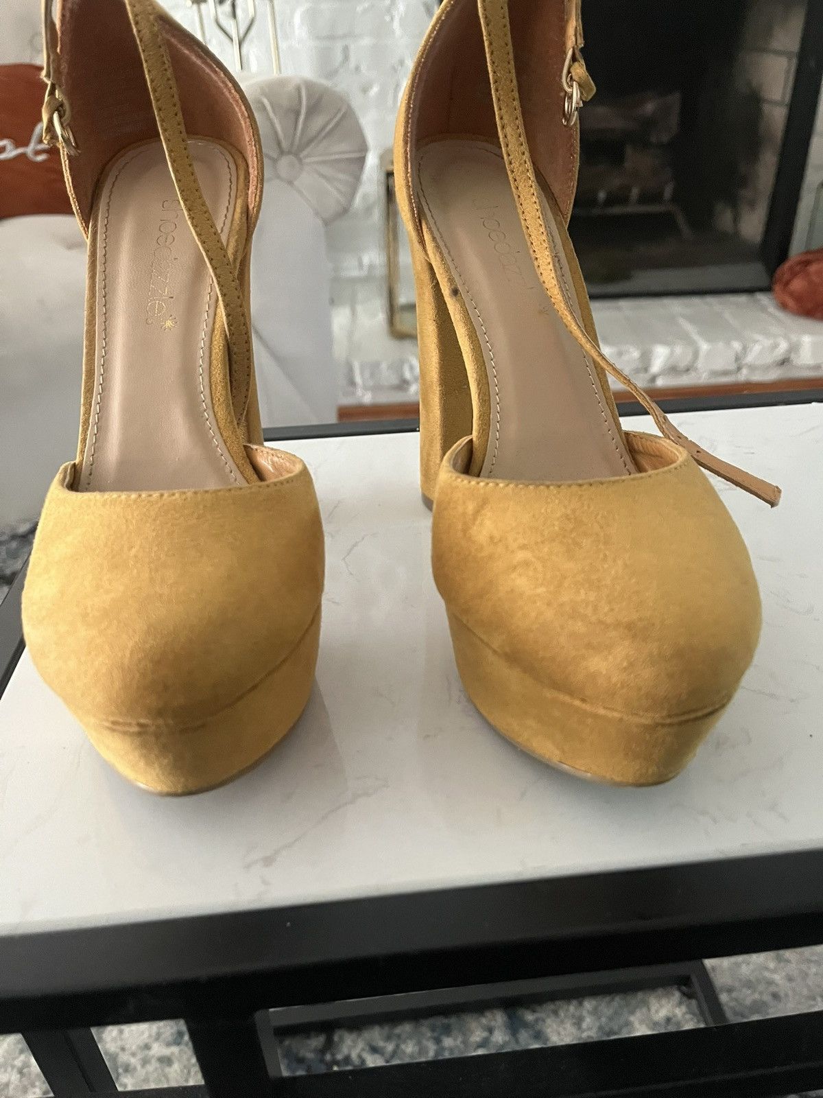 Other Bright yellow pumps Size US 6.5 / IT 36.5 - 1 Thumbnail