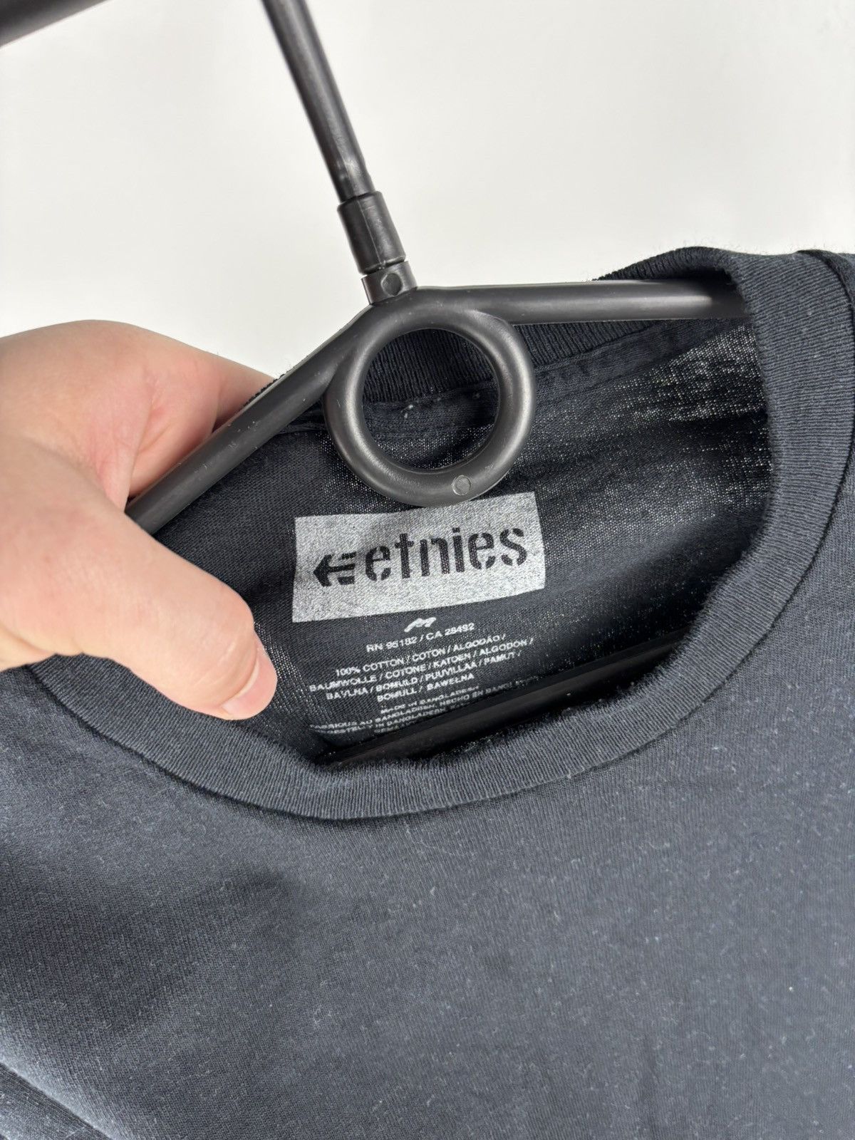 Etnies Etnies big logo t shirt size M-L Size US M / EU 48-50 / 2 - 3 Thumbnail