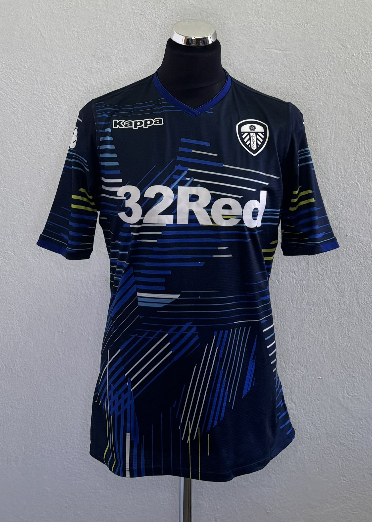 Kappa Leeds United 2018/2019 Kappa Football Jersey Size L Size US L / EU 52-54 / 3 - 1 Thumbnail