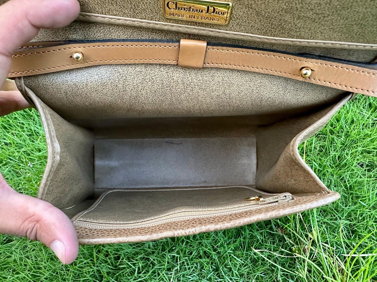 Dior Authentic Christian Dior Beige Leather Kelly Box Top Handle Size ONE SIZE - 6 Thumbnail