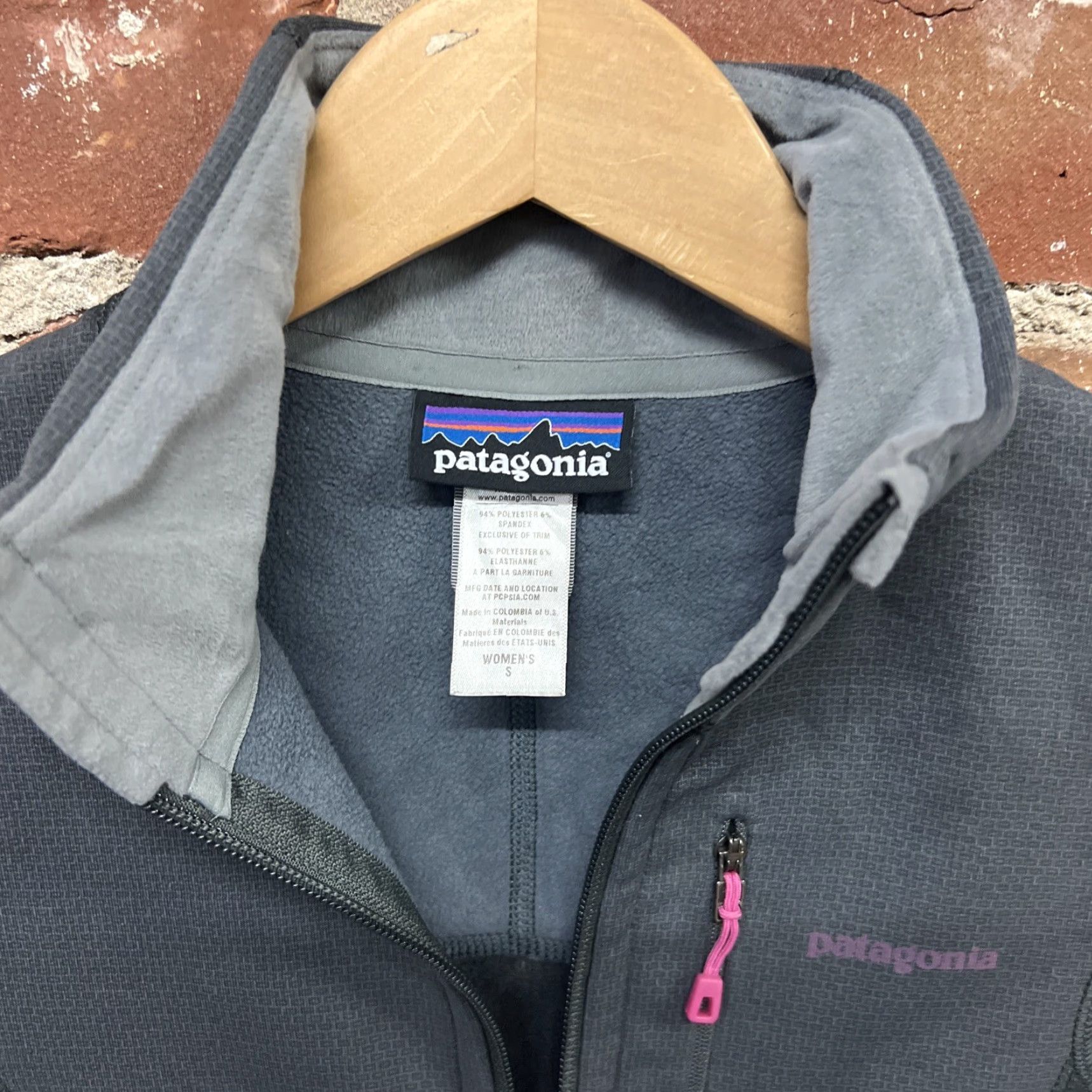 Patagonia Patagonia Piton Hybrid Jacket Women's Gray Size Small T User: Patagonia Piton Hybrid Gray Jacket Women's Size Small T Size S / US 4 / IT 40 - 2 Thumbnail