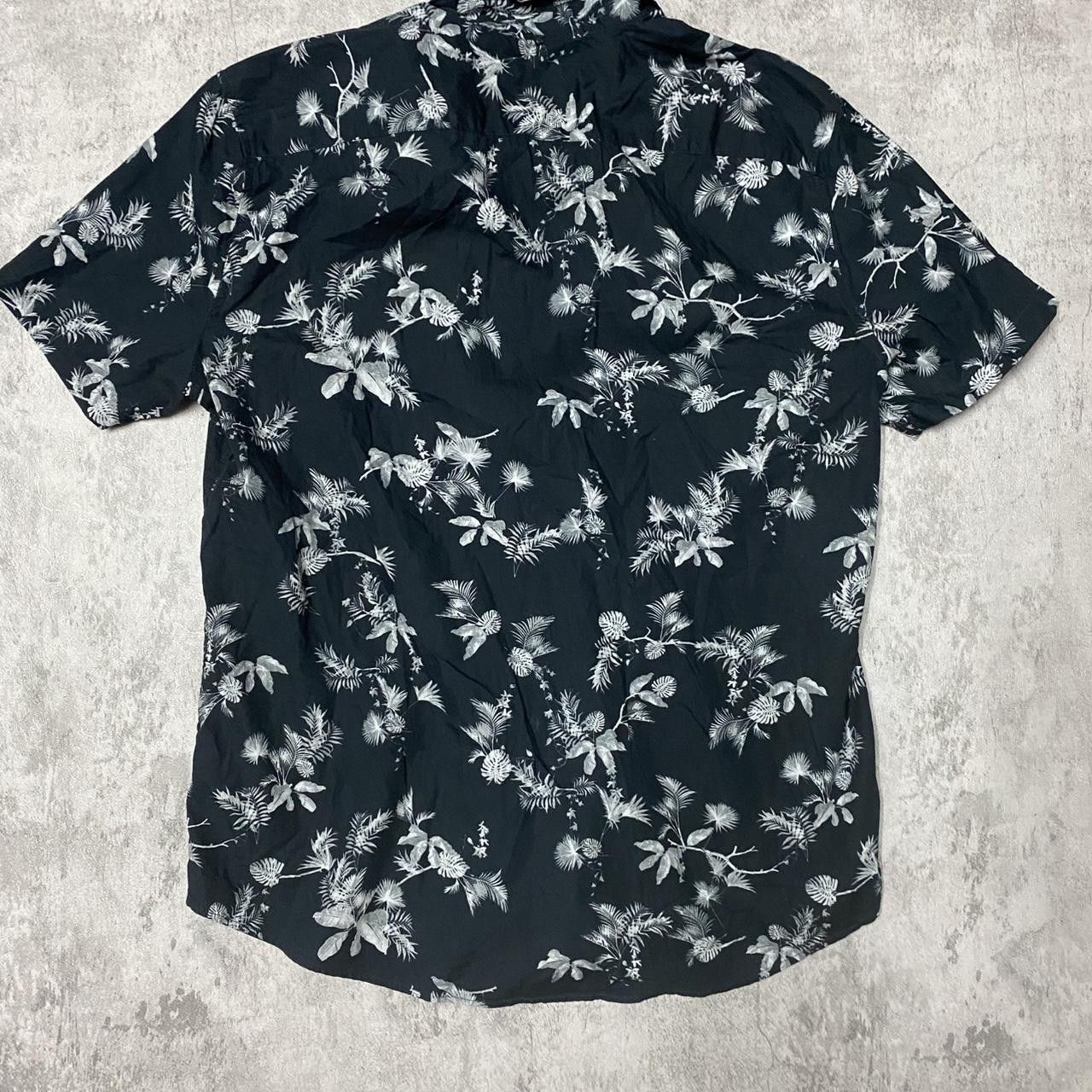 Other Black and white floral button-up shirt Size US L / EU 52-54 / 3 - 4 Thumbnail