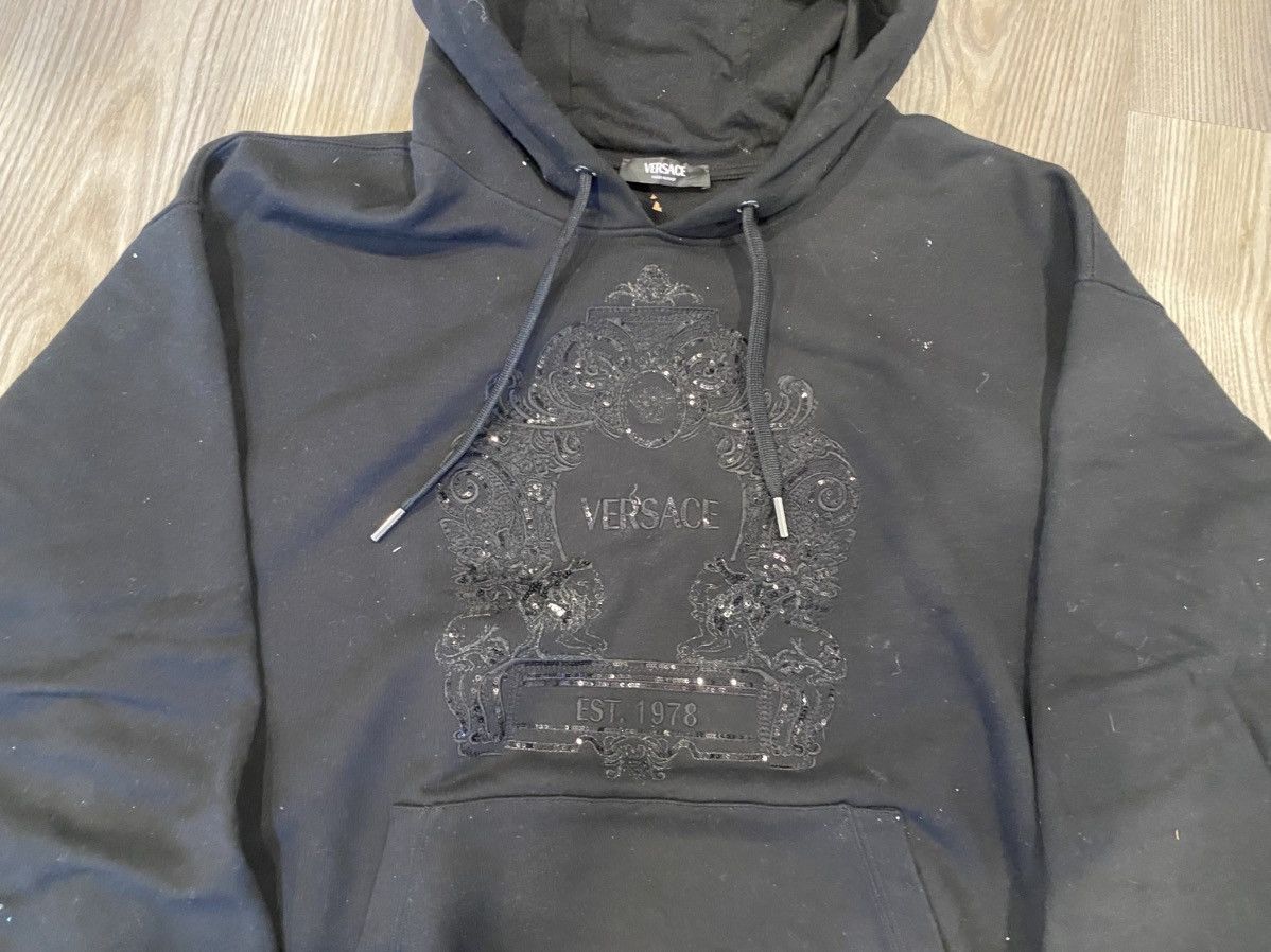 Versace Versace sequence embroidery hoodie Size US L / EU 52-54 / 3 - 2 Thumbnail