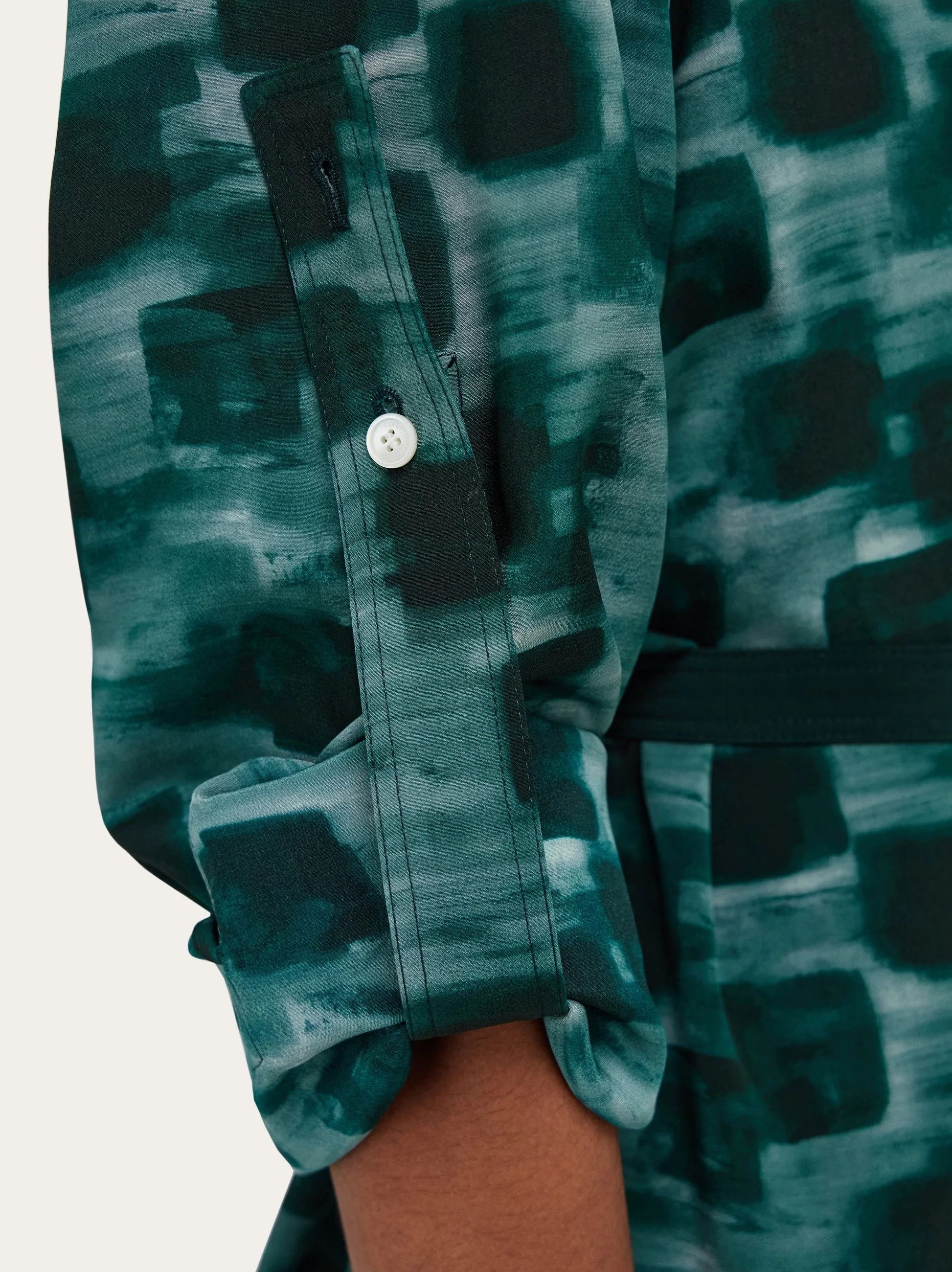 Salvatore Ferragamo o1s1rm0426 Belted Shirt Dress in Green Size L / US 10 / IT 46 - 4 Thumbnail