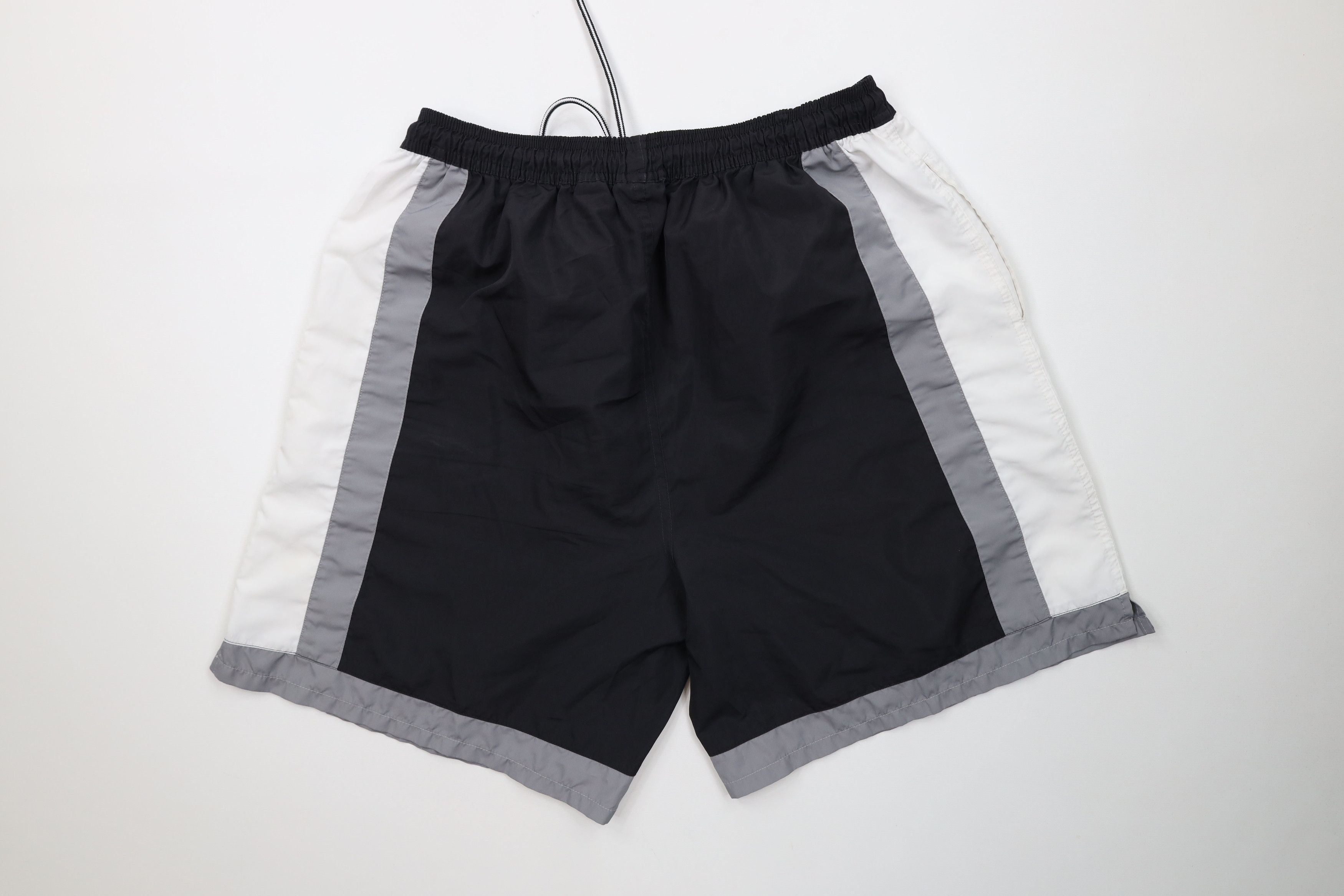 Vintage Vintage 90s Streetwear Block Running Jogging Soccer Shorts Size US 34 / EU 50 - 10 Thumbnail