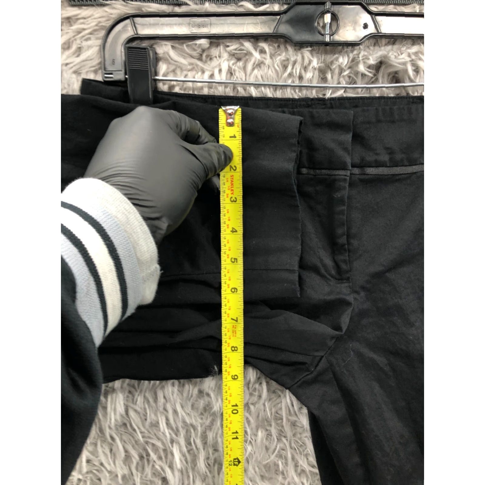 CO New York & Co 7th Avenue Design Studio Capri Pants Womens Size 4 Black Hook Eye Capris Pants Regular Size 27" / US 4 / IT 40 - 4 Thumbnail