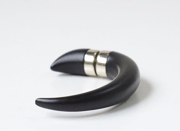 Givenchy Givenchy S/S 2012 Riccardo Tisci Magnetic Horn Earring Size ONE SIZE - 4 Thumbnail