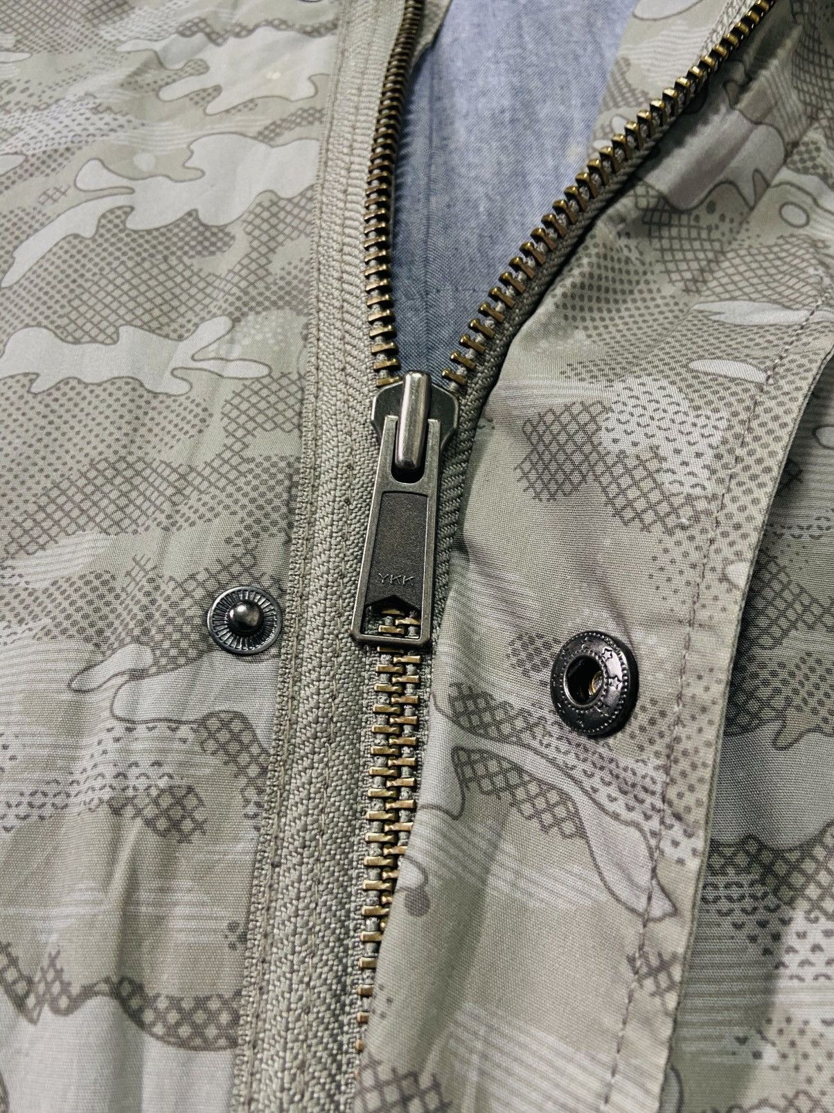 United Colors Of Benetton United Color of Benetton Camo Parka Size US L / EU 52-54 / 3 - 9 Thumbnail