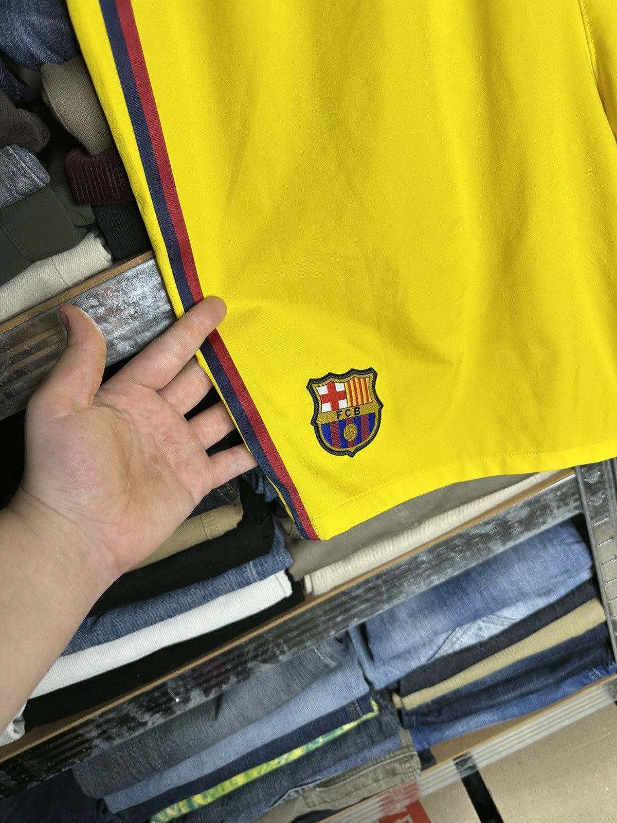 Nike Nike 2012-13 Barcelona Away Football Vintage Shorts Size US 33 - 2 Thumbnail