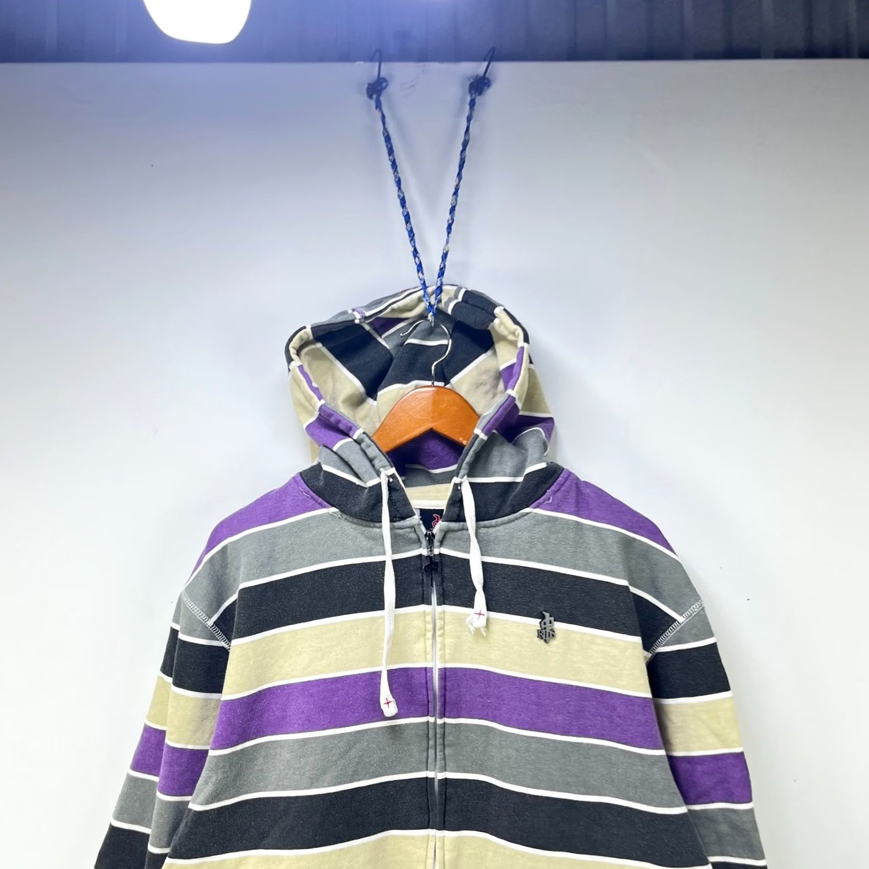 Vintage VINTAGE RDS Red Dragons Skateboard Hoodie L Mens 90s Purple Long Sleeve Crew Neck Pullover Knit Growl Size US L / EU 52-54 / 3 - 2 Thumbnail
