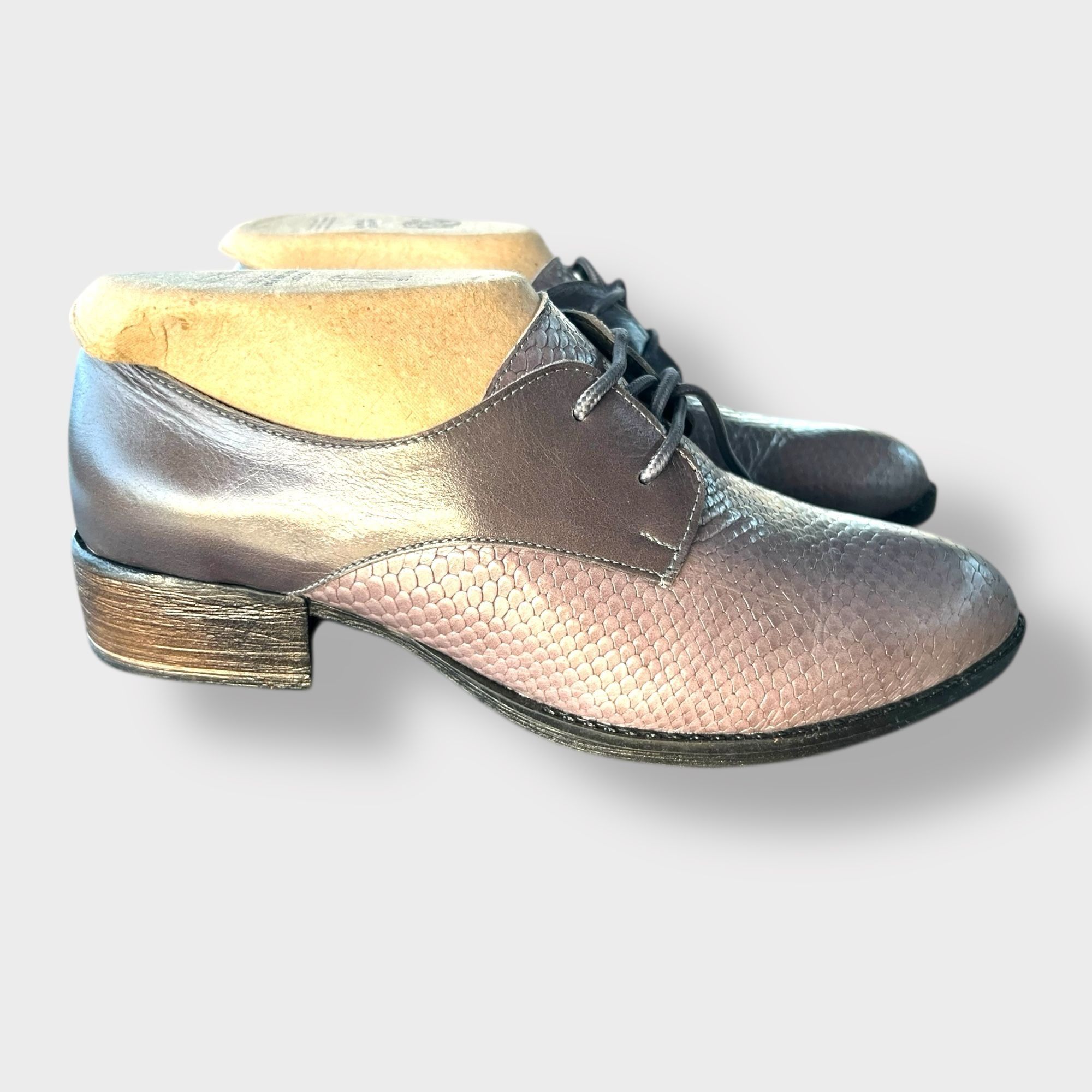 Dansko Womens Lace-Up Oxford Shoes With Faux Snakeskin Pattern & Fa Size US 7.5 / IT 37.5 - 4 Thumbnail