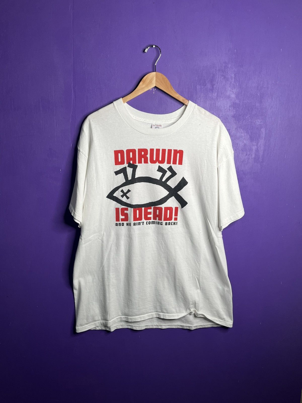 Vintage Vintage 90s Charles Darwin is dead t-shirt Size US XL / EU 56 / 4 - 1 Thumbnail