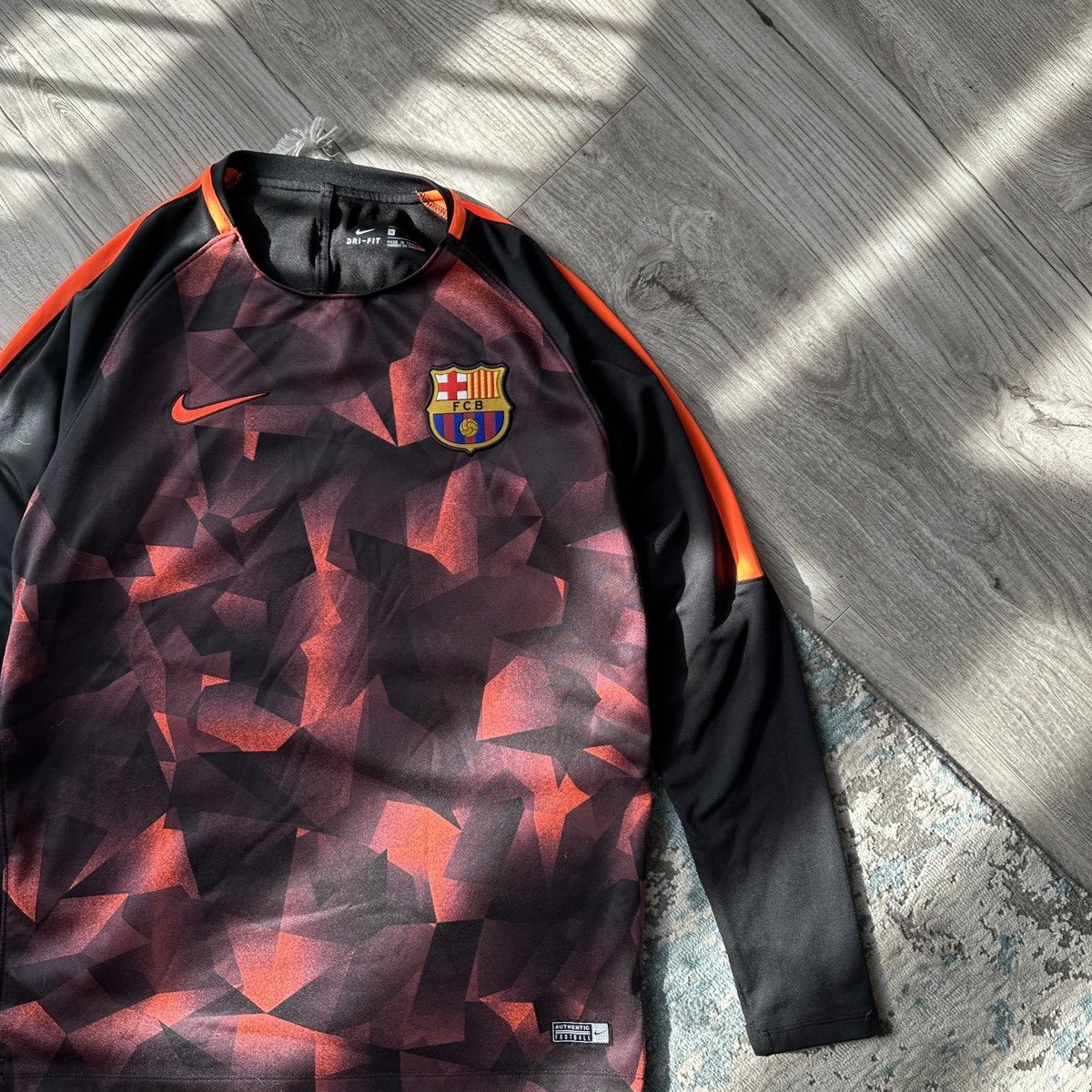 Other Nike FC Barcelona Uefa Champions League Longsleev jersey y2k Size US M / EU 48-50 / 2 - 3 Thumbnail