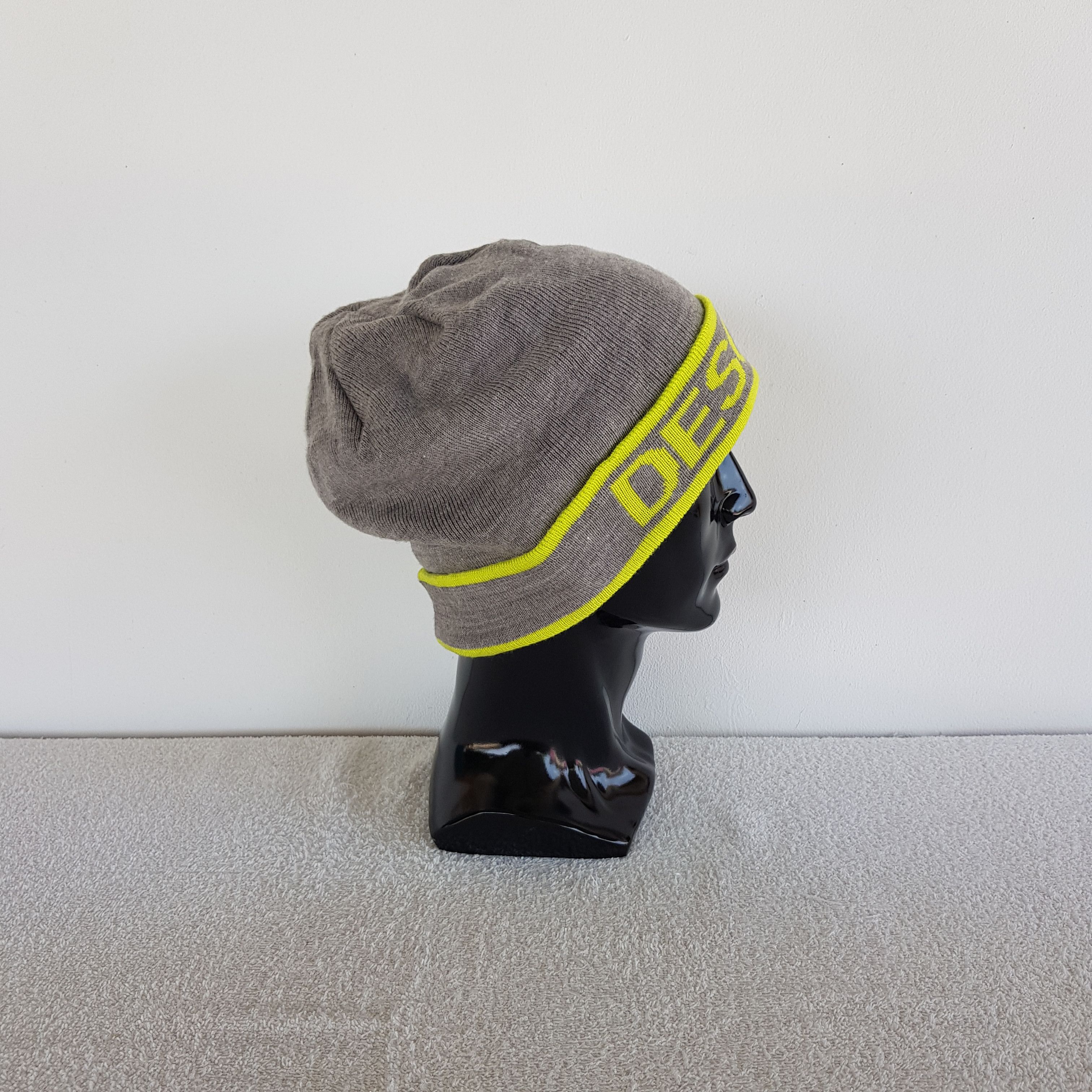 Descente Vintage Descente Beanie Japanese Sportswear Snow Caps Hats Size ONE SIZE - 3 Thumbnail