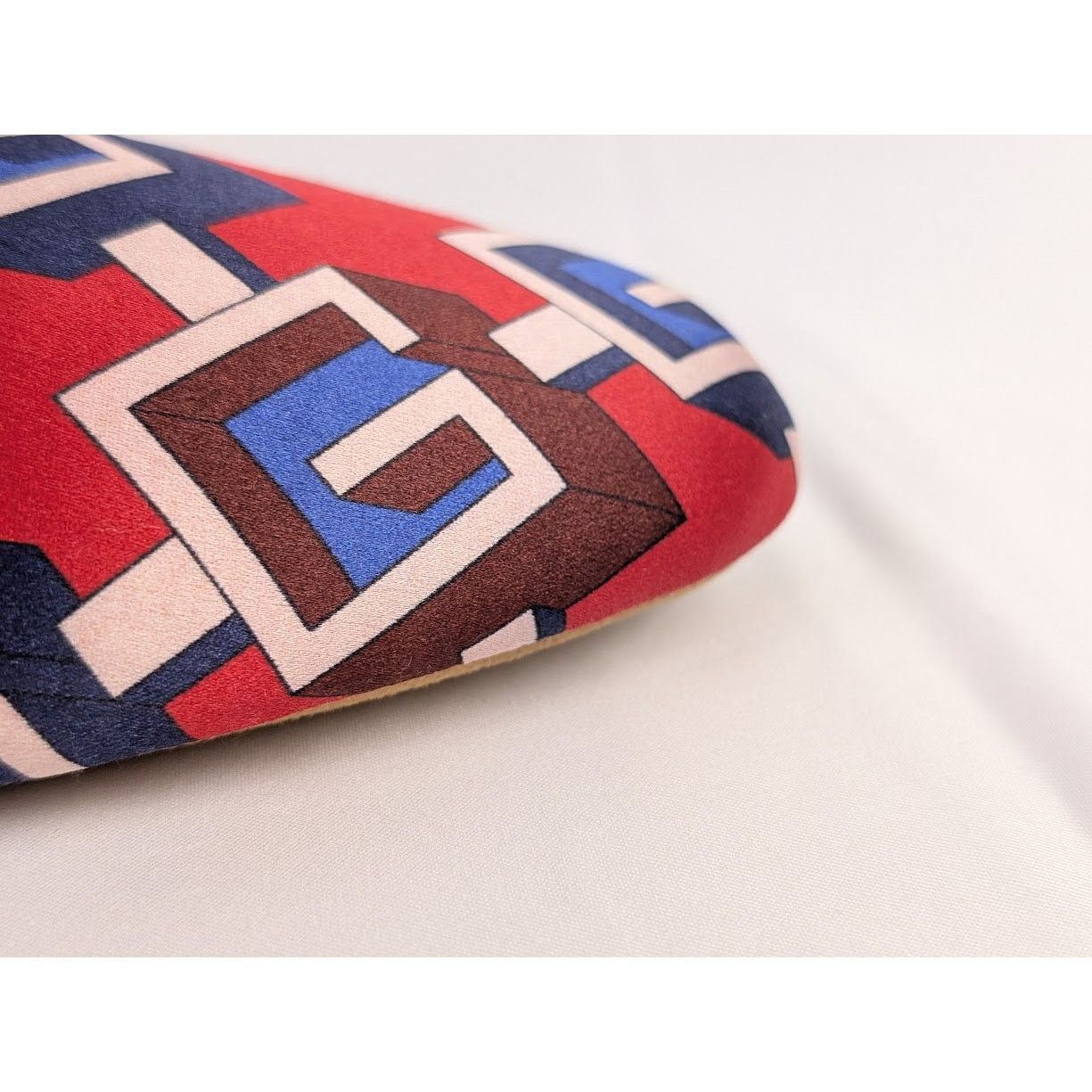 Gucci o1rshd1 Silk Printed Loafers in Multicolor Size US 6 / IT 36 - 4 Thumbnail