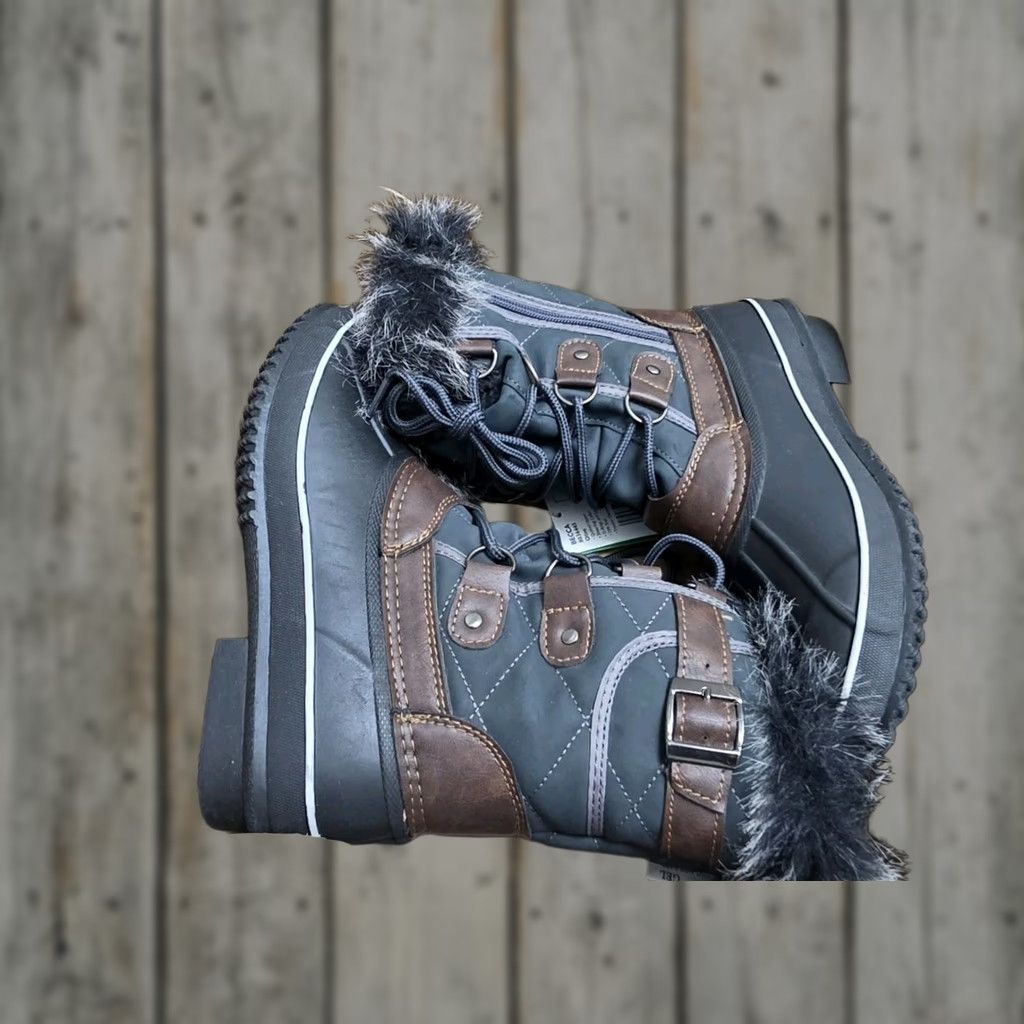 Vintage VINTAGE Itasca Becca Outdoor Snow Boot Women's Olive 6 Block Heel Lined Faux Fur Zipper Buckle Lace Winter Green Size US 6 / IT 36 - 1 Thumbnail