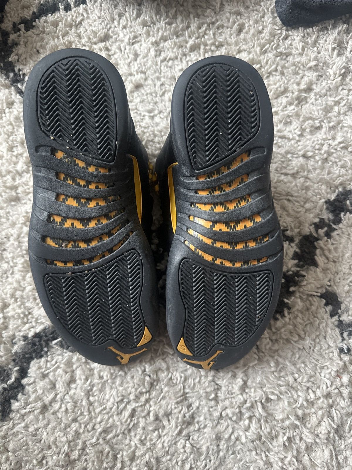 Jordan Brand Jordan retro 12 taxi Size US 10 / EU 43 - 2 Thumbnail