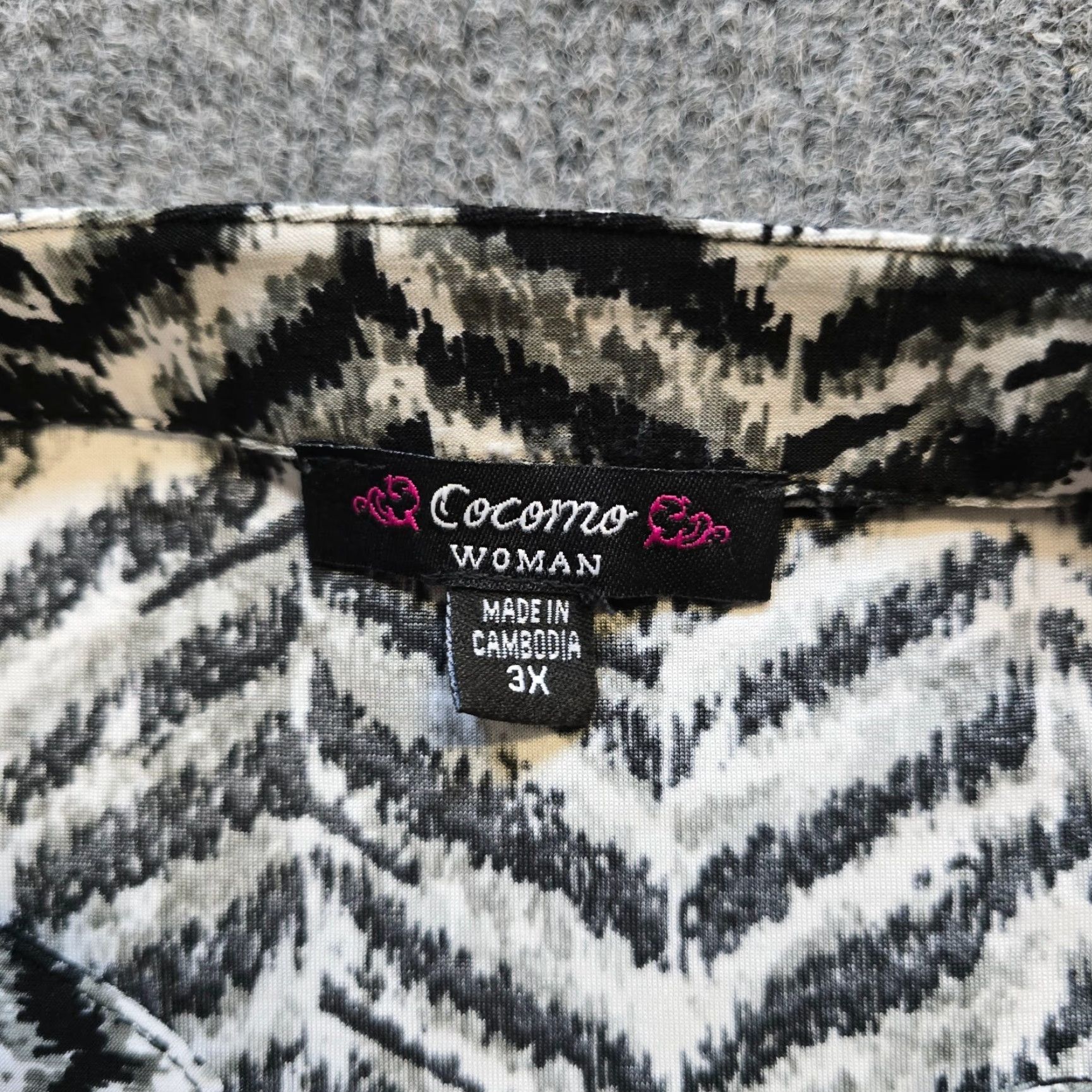 Vintage Cocomo Top Women 3X Black Gray Herringbone 3/4 Sleeve V-Neck Stretch Career Blouse Size XXL / US 16-18 / IT 52-54 - 3 Thumbnail