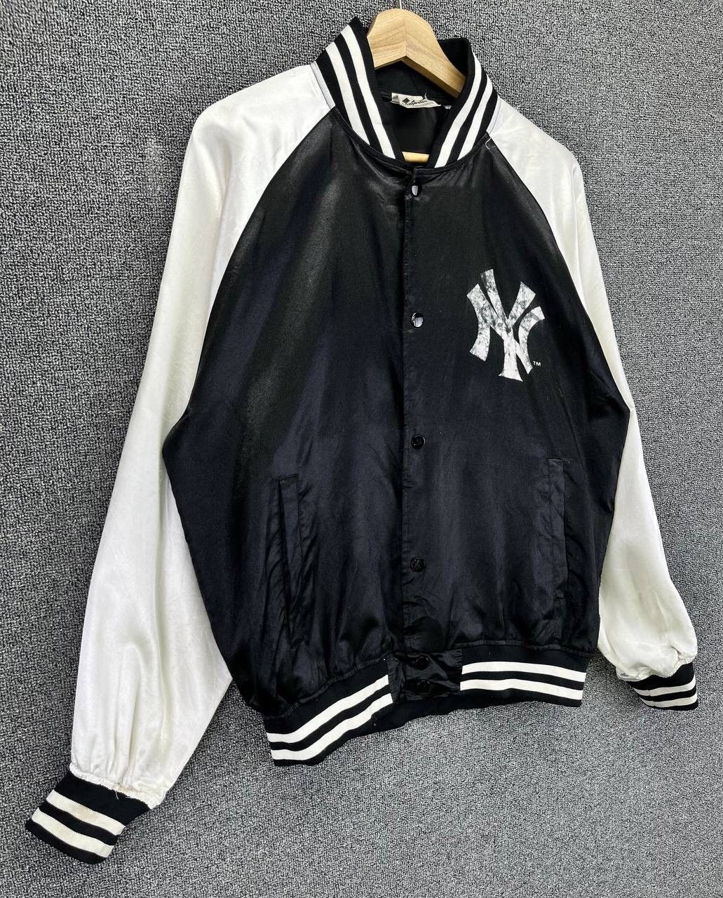 Majestic Vintage Majestic MLB New York Trashed Varsity Jacket Size US L / EU 52-54 / 3 - 2 Thumbnail