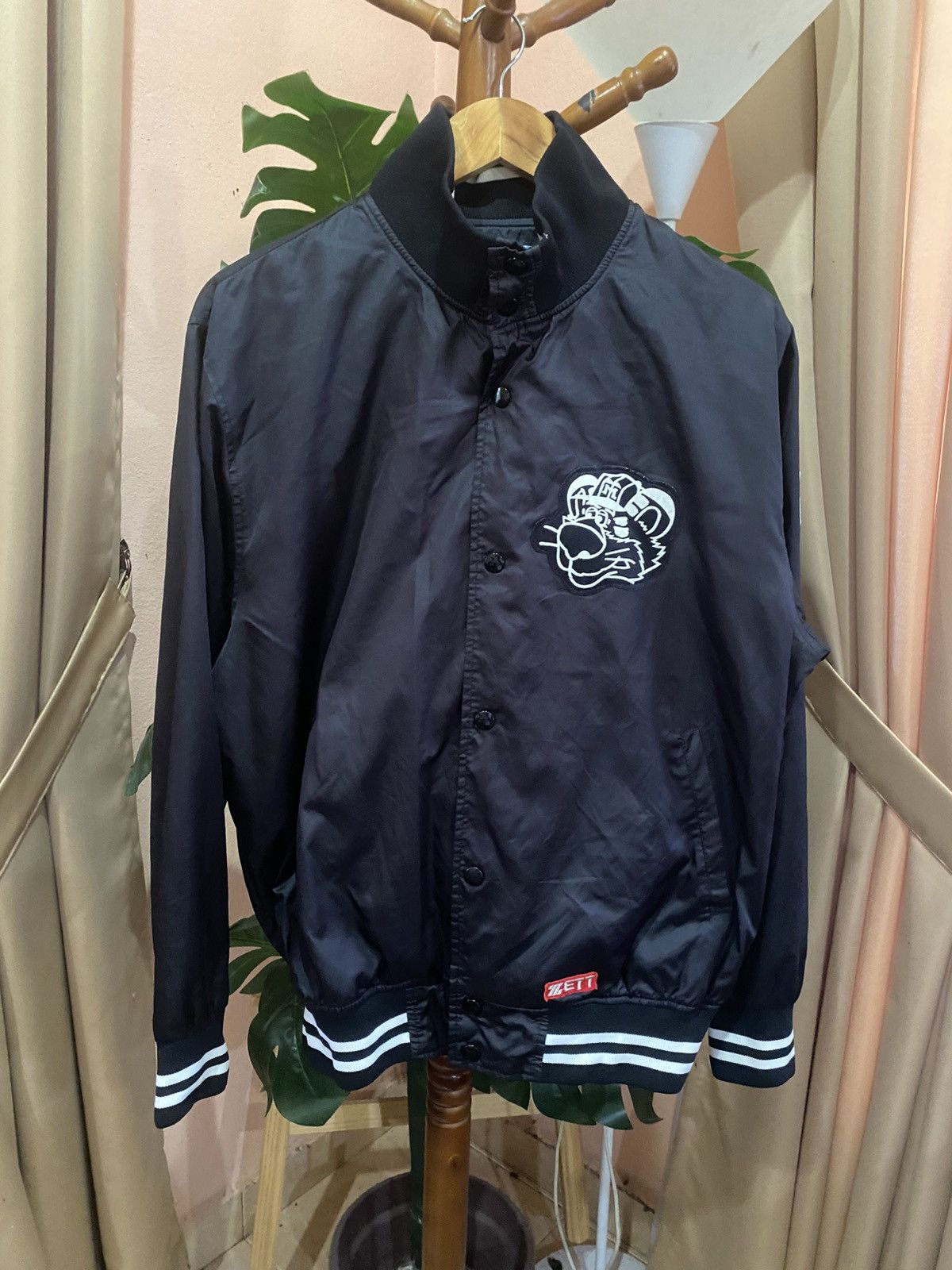 Japanese Brand Vintage ZETT Baseball Gear “Tigers” Nylon Bomber Jacket Size US L / EU 52-54 / 3 - 2 Thumbnail