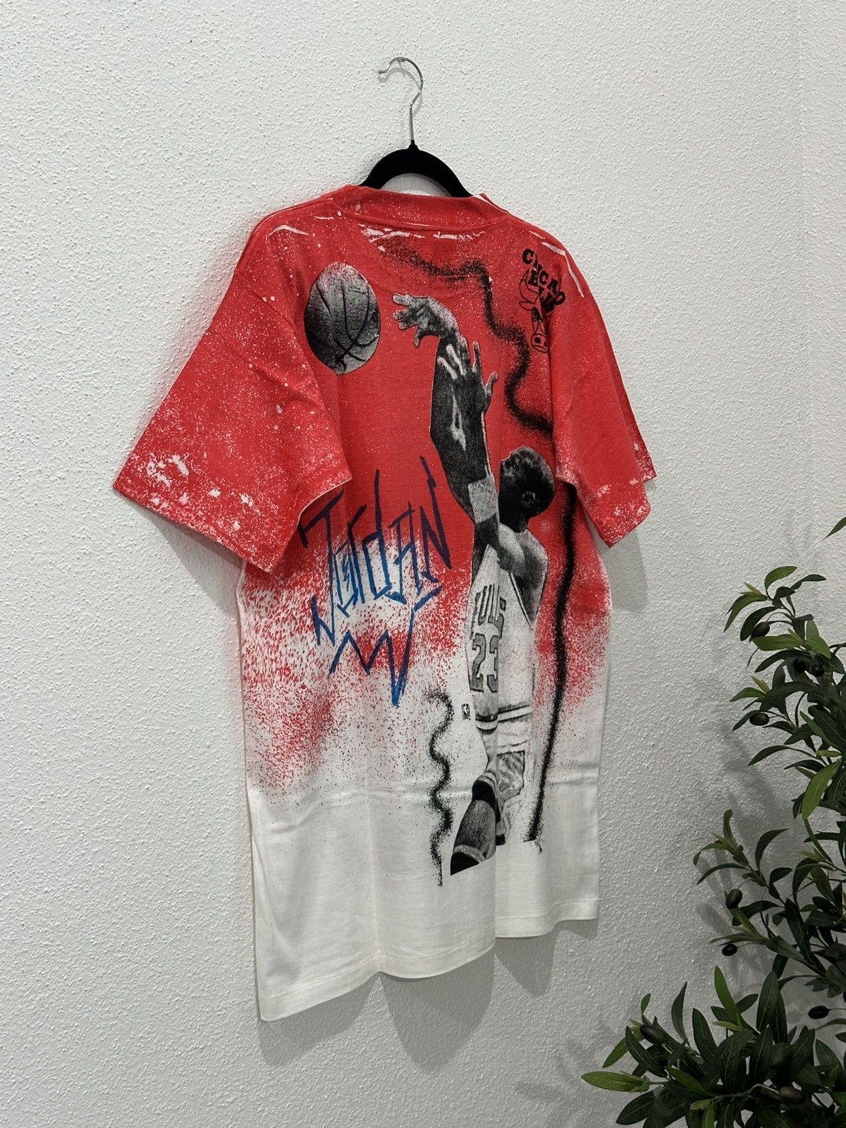 Jordan Brand Vintage 90s Michael Jordan Chicago Bulls AOP MagicJohnsonT’s Size US L / EU 52-54 / 3 - 6 Thumbnail