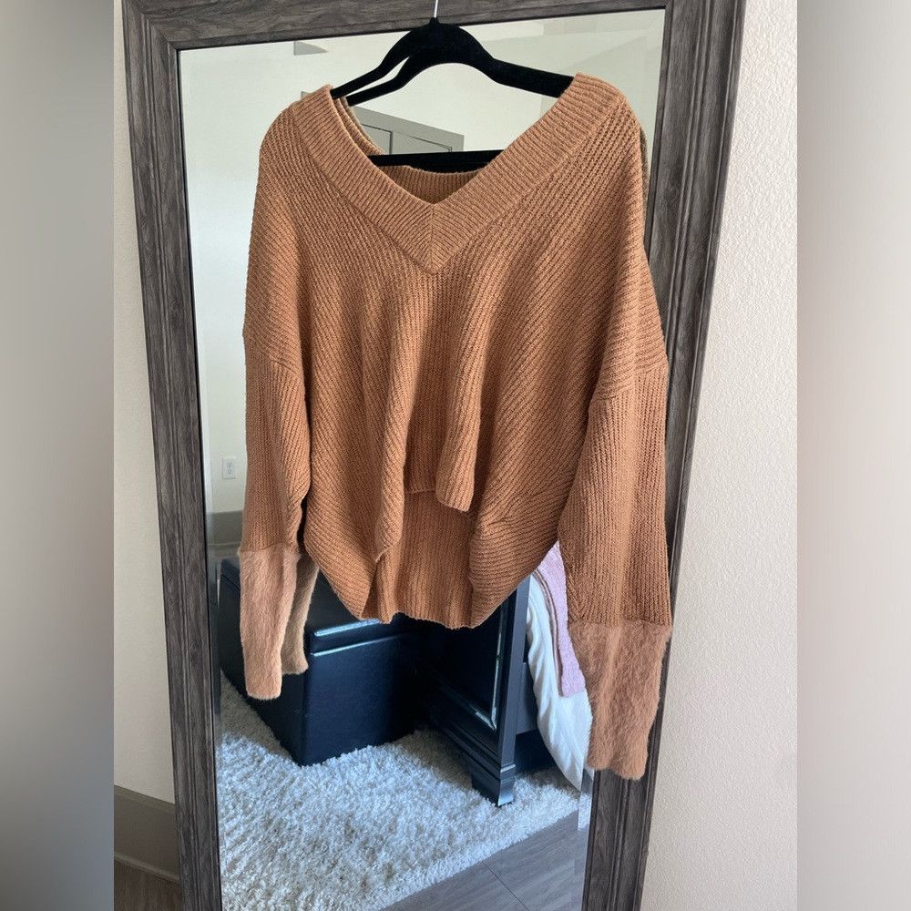 Express Express tan long sleeve v neck sweater with furry sleeves Size M / US 6-8 / IT 42-44 - 1 Thumbnail