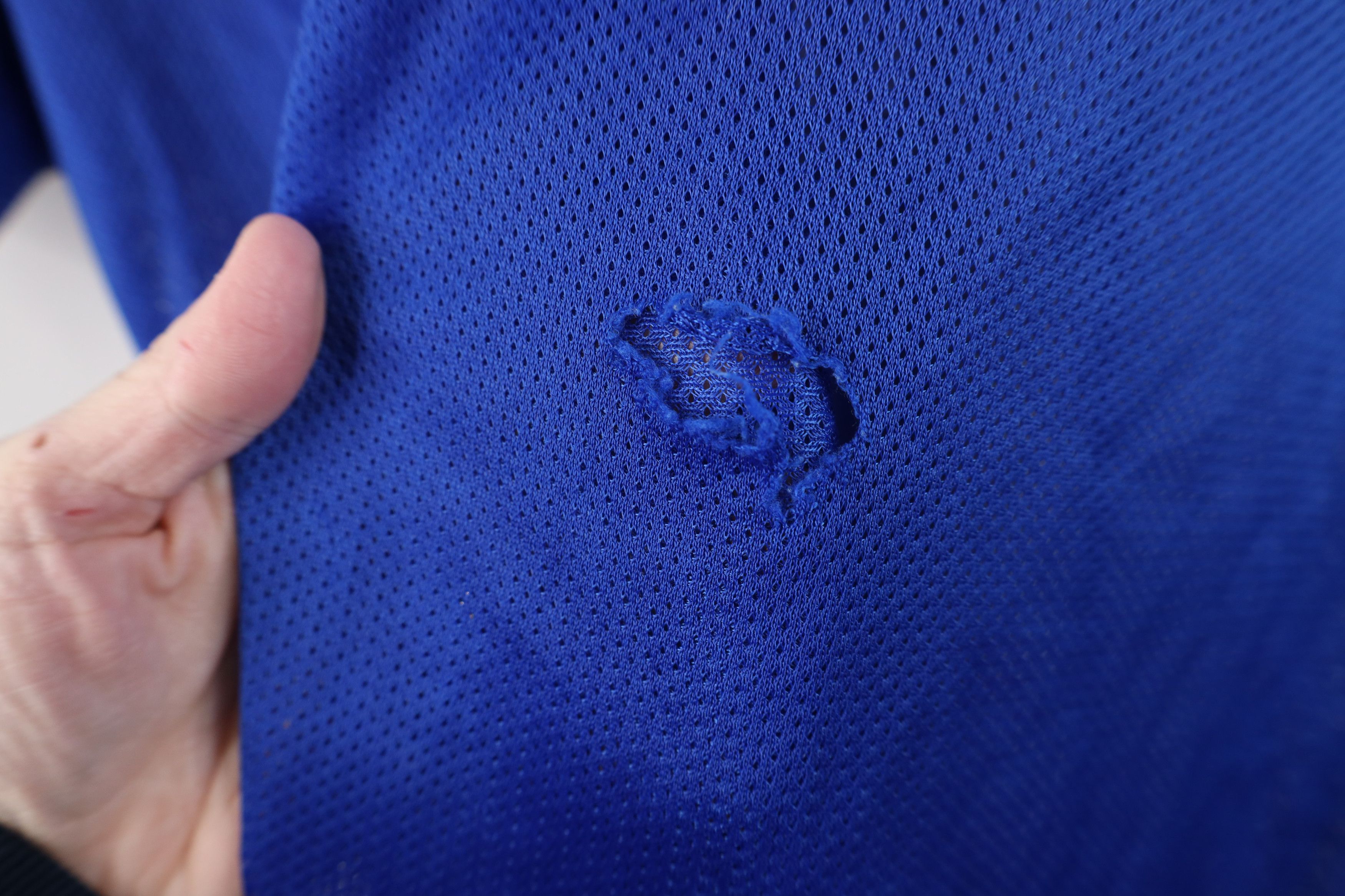 Vintage Vintage 90s University of Kentucky Mesh Jersey T-Shirt Blue Size US L / EU 52-54 / 3 - 11 Thumbnail