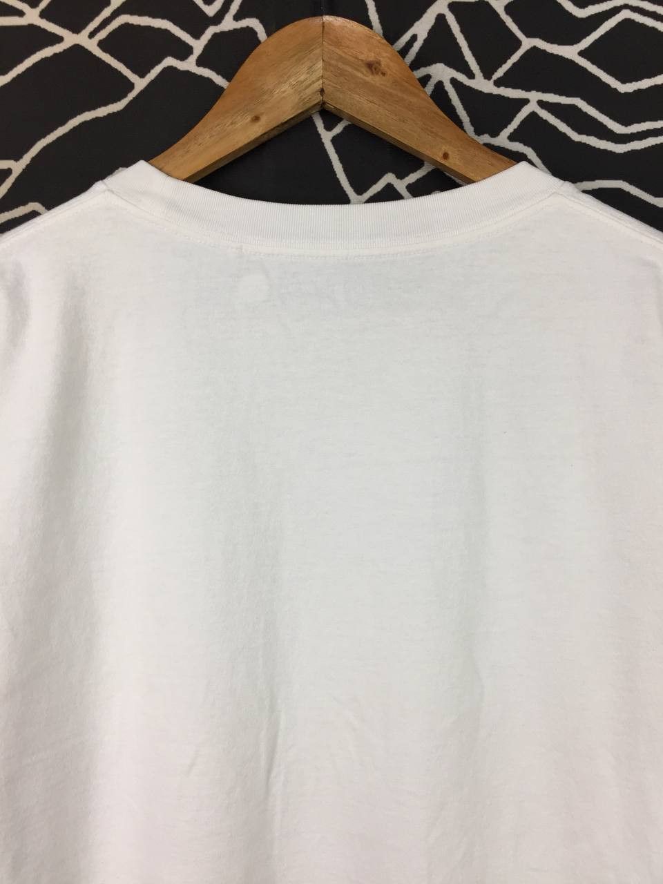 Uniqlo Uniqlo UT x Alex Olson Skater Collection Flower Hour Tee Size US L / EU 52-54 / 3 - 6 Thumbnail