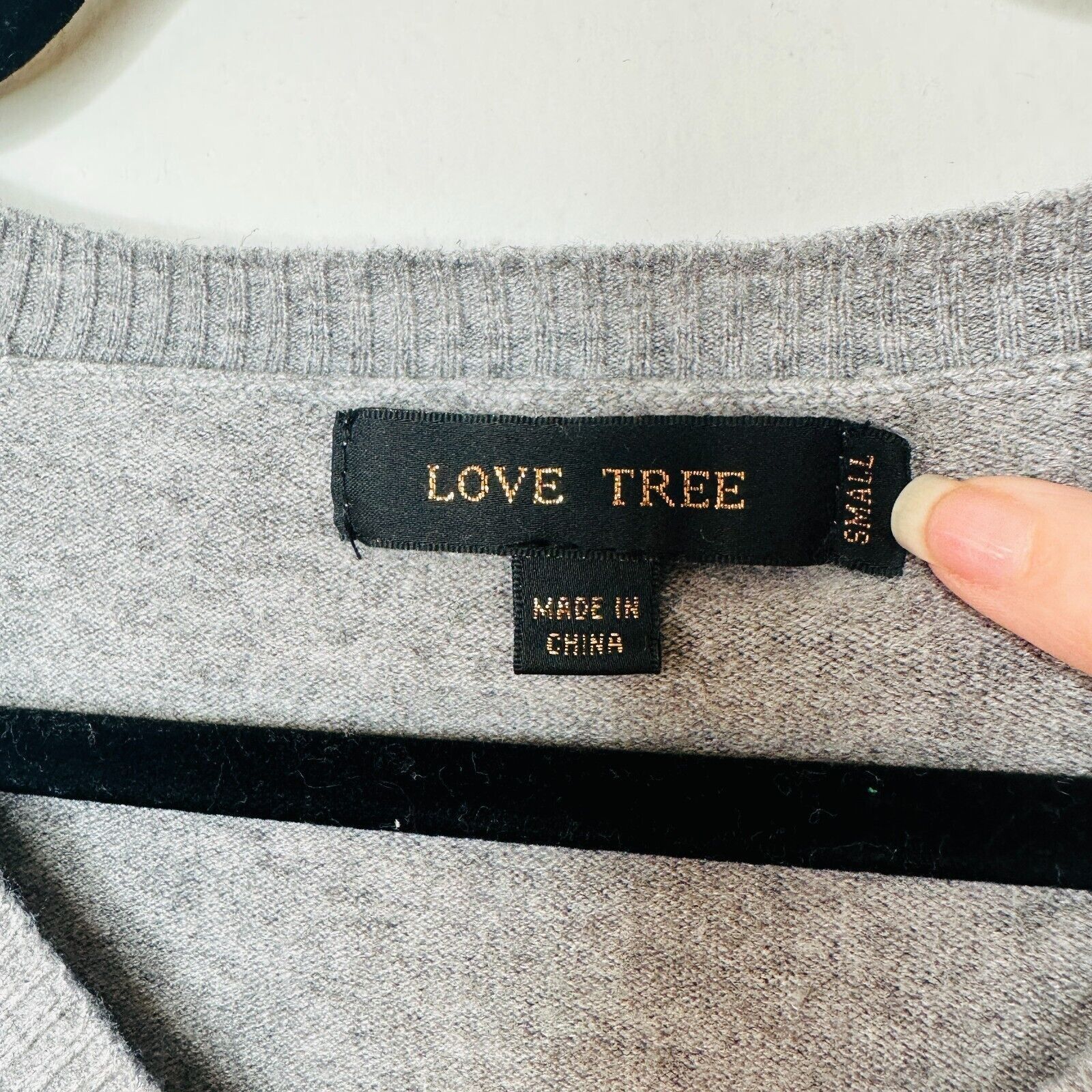 Other Love Tree Gray V-Neck Pullover Sweater Banded Hem Thin Small Size S / US 4 / IT 40 - 3 Thumbnail