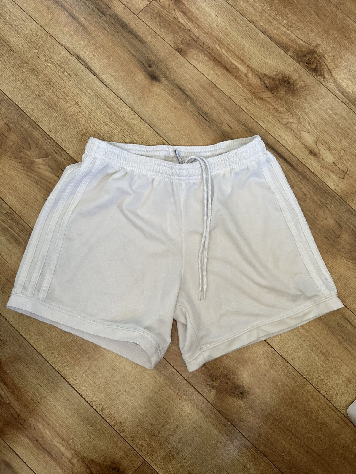 Adidas white adidas shorts Size US 28 / EU 44 - 1 Thumbnail