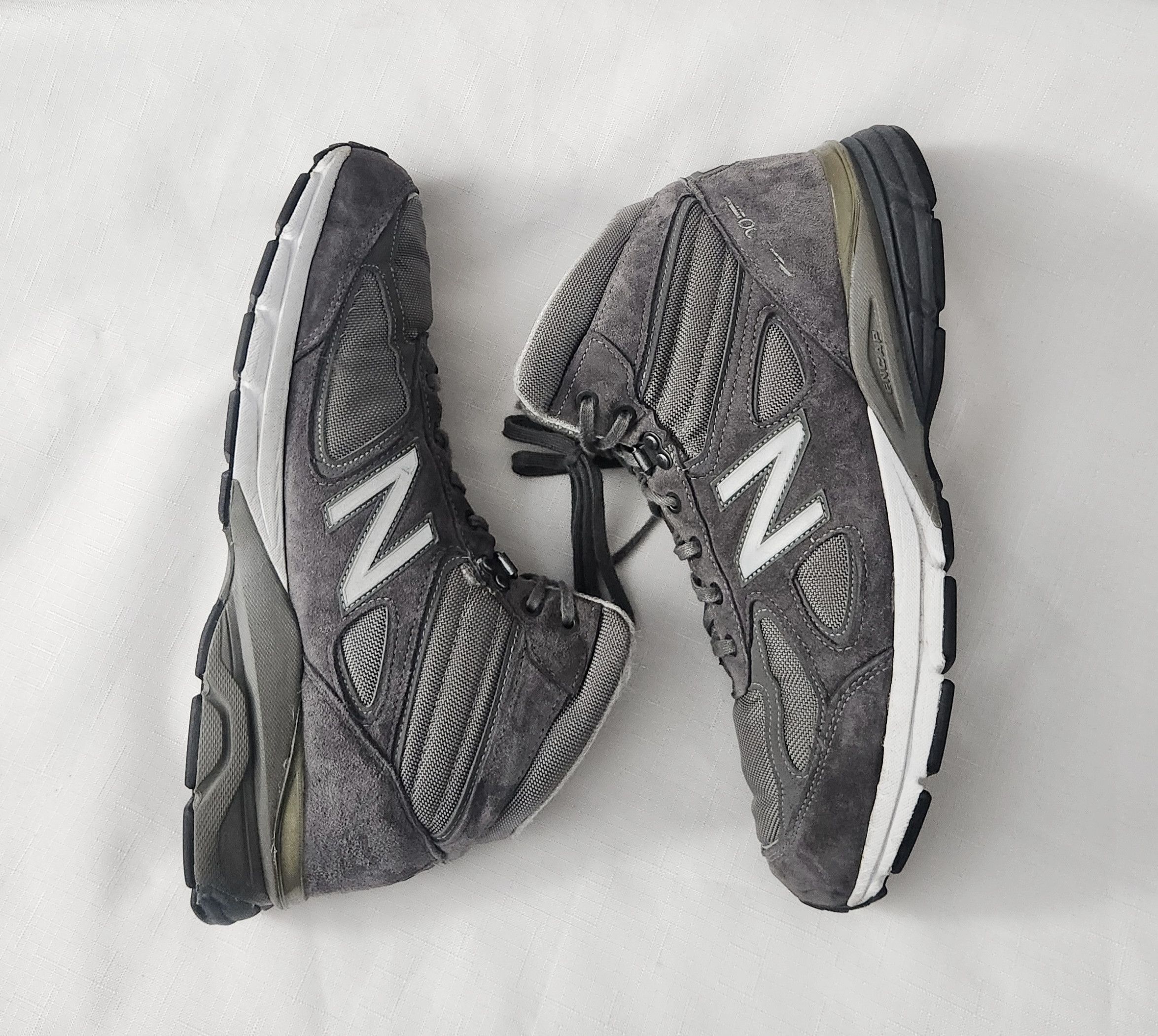 New Balance New Balance 990 v4 Mid Grey Suede Shoe Size 13 2E MO990GR4 Size US 13 / EU 46 - 7 Thumbnail