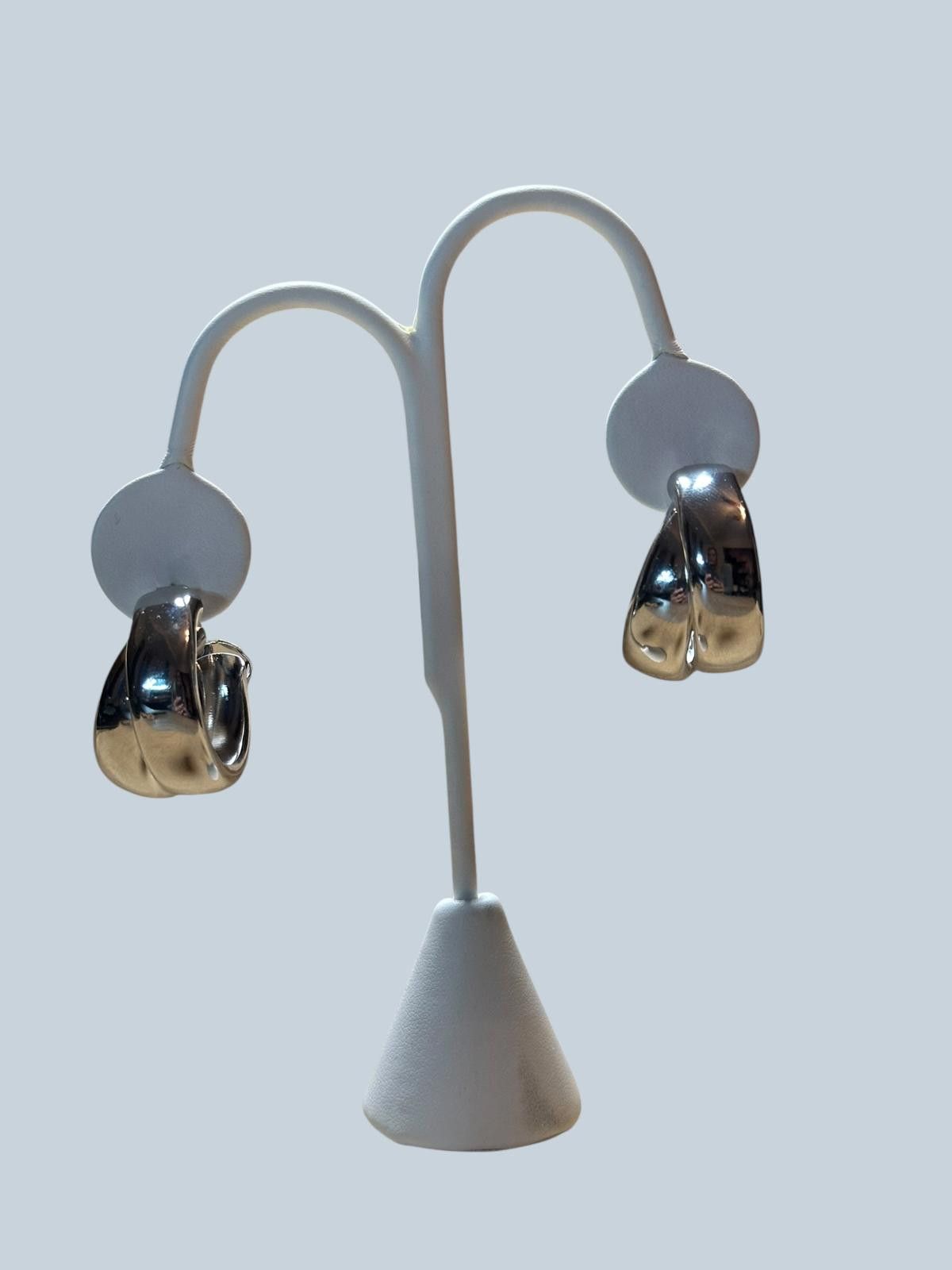 The Unbranded Brand Elegant Silver-Tone Chunky Hoop Earrings Size ONE SIZE - 1 Thumbnail