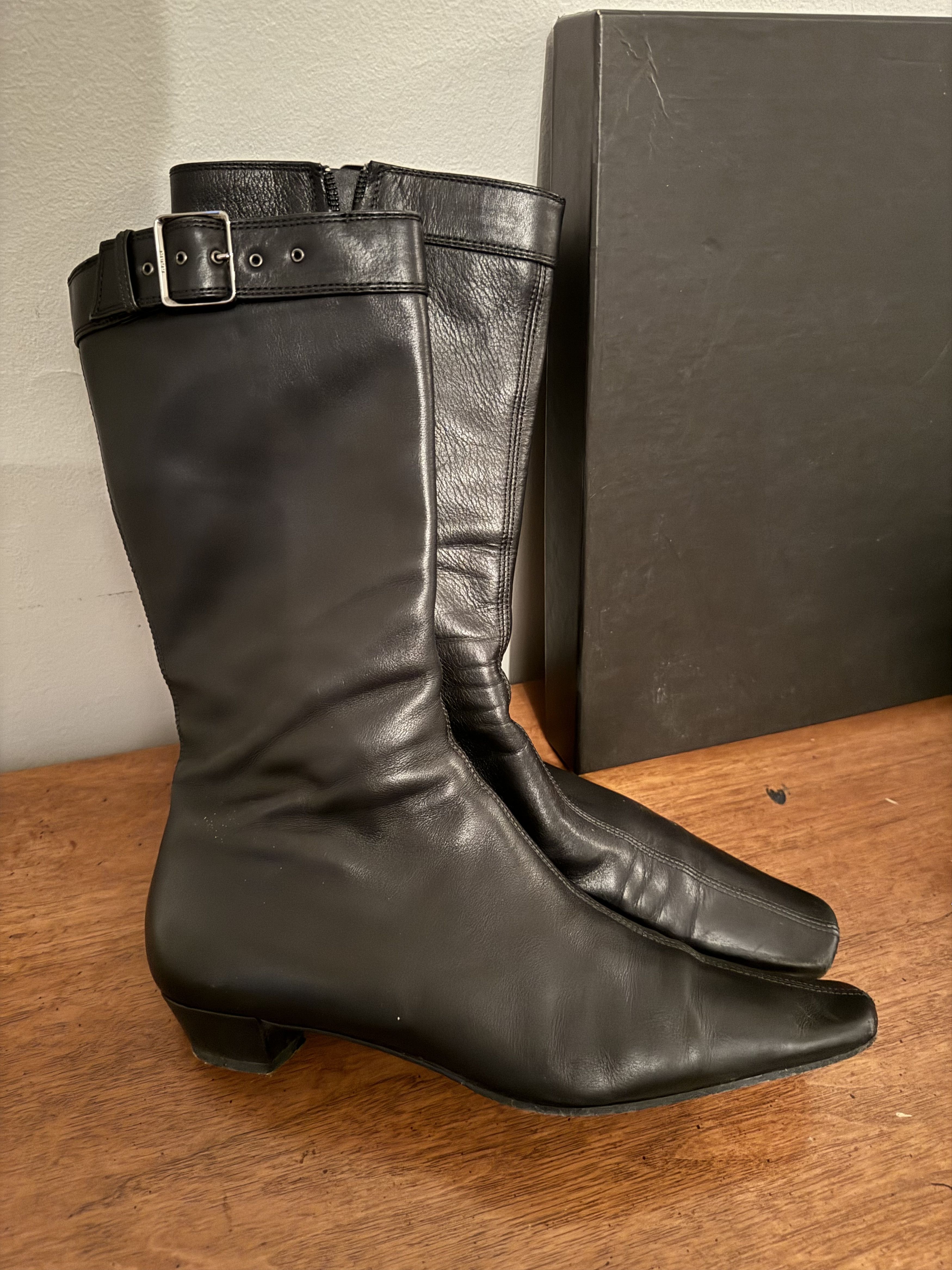 Gucci Leather Boot with Zipper and small heel Size US 7.5 / IT 37.5 - 1 Thumbnail