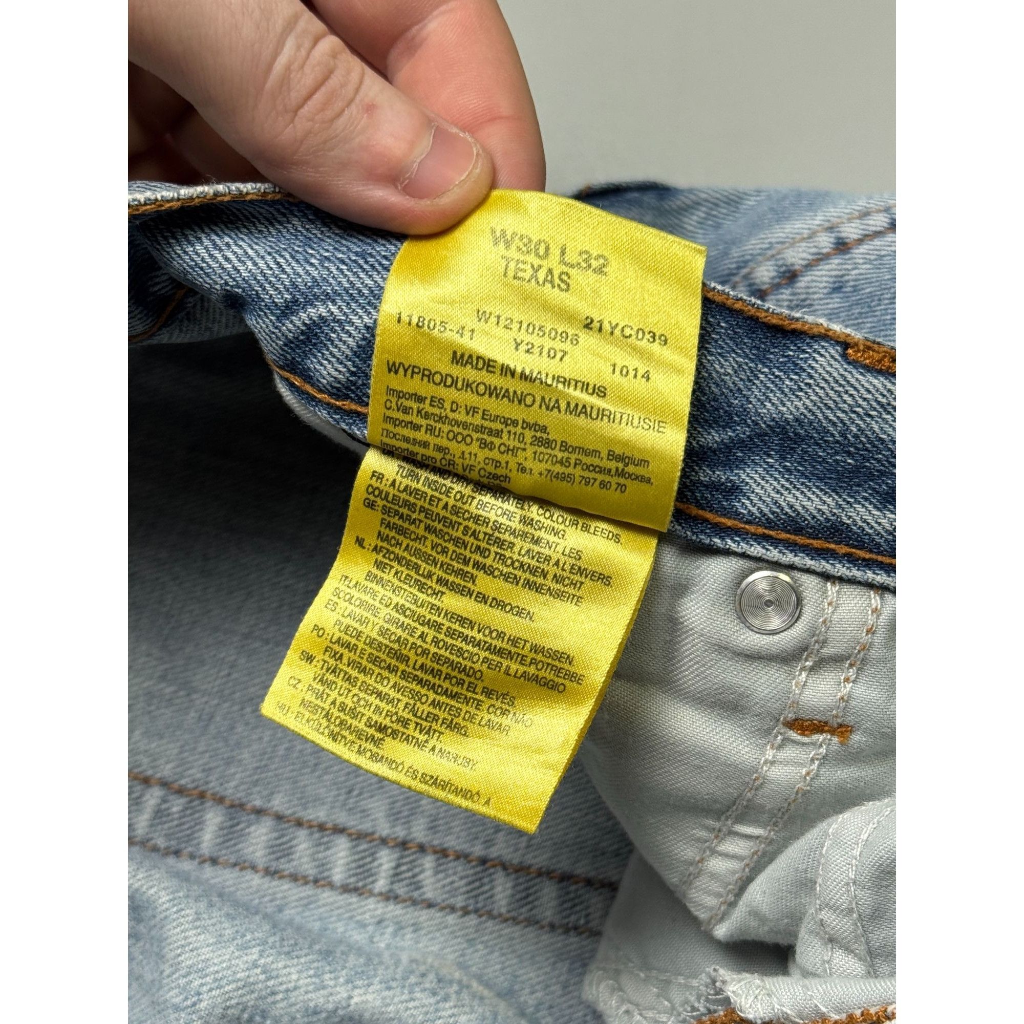 Wrangler Wrangler Texas Light Wash Distressed Denim Jeans (Y1139) Size US 30 / EU 46 - 12 Thumbnail