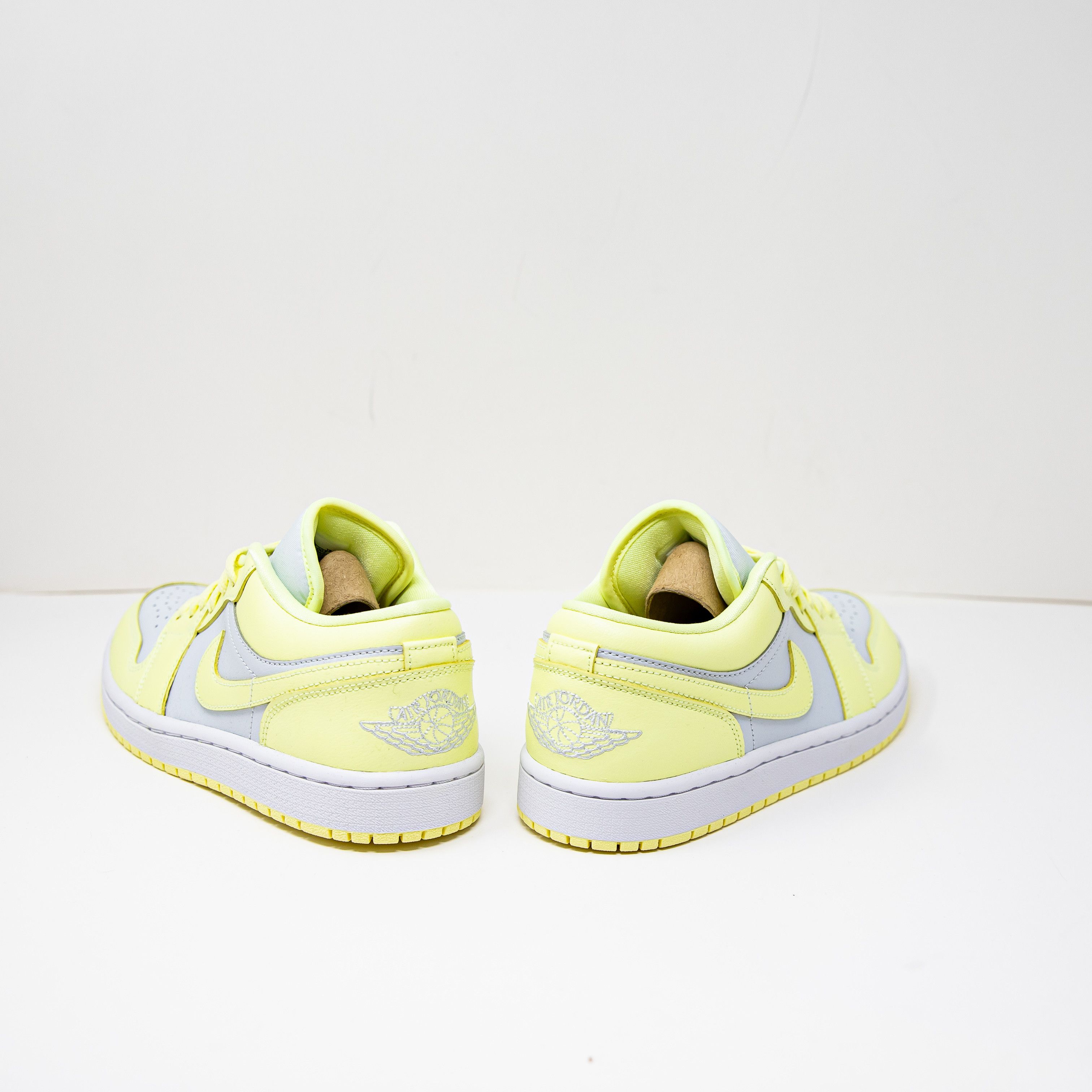 Nike NEW Nike Air Jordan 1 Low DC0774 007 Size US 8 / IT 38 - 3 Thumbnail
