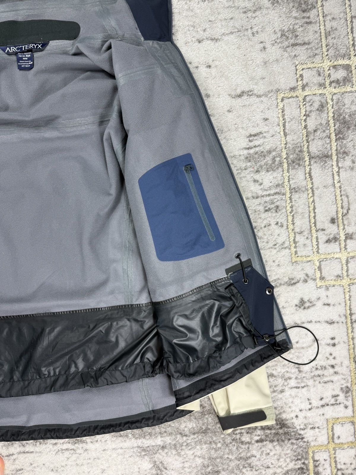 Arc'teryx × Goretex Arcteryx Gore-Tex Recco Jacket Hiking Trekking Outdoor Size US M / EU 48-50 / 2 - 8 Thumbnail