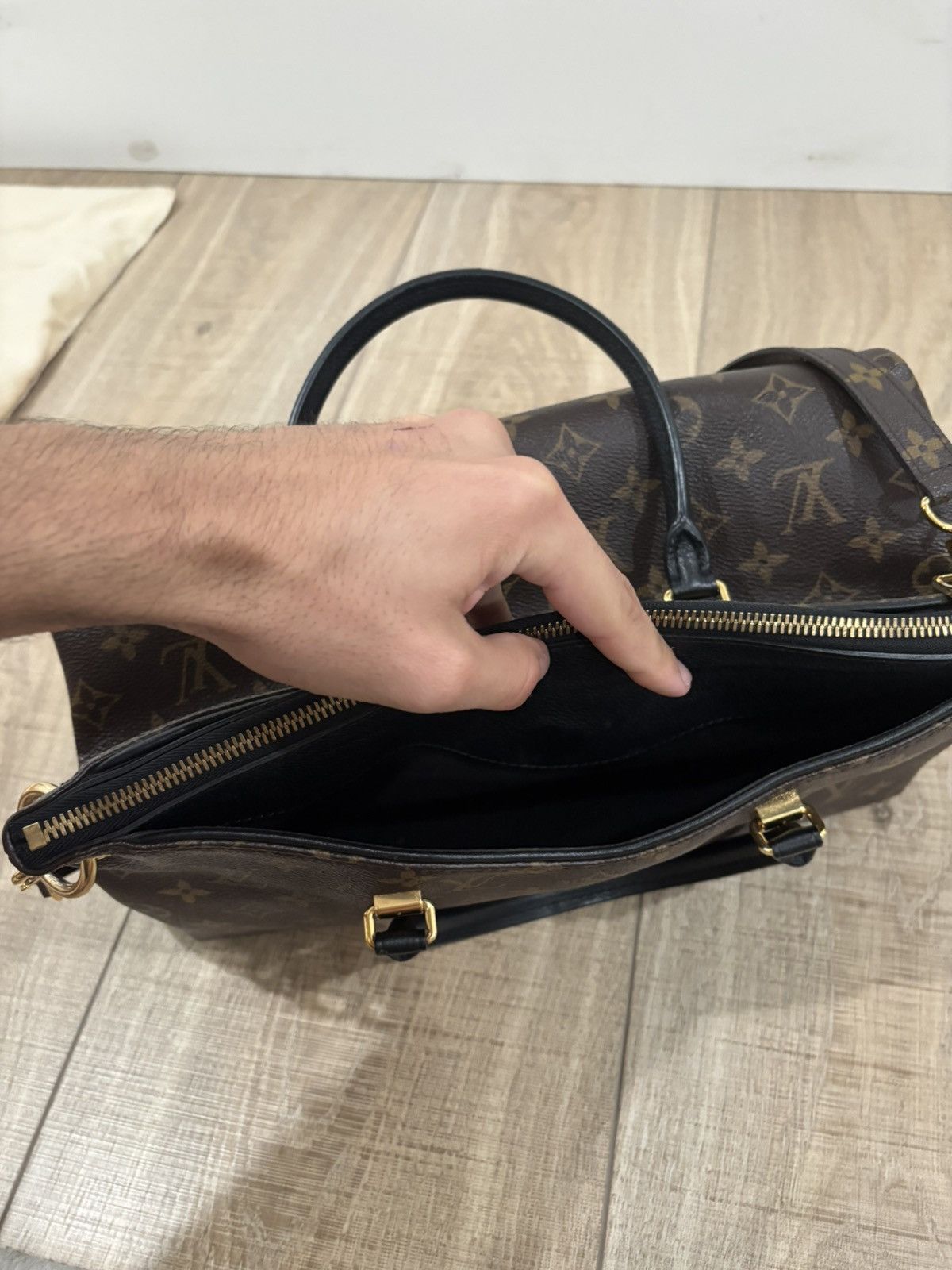 Louis Vuitton Louis Vuitton Monogram Handbag Size ONE SIZE - 6 Thumbnail