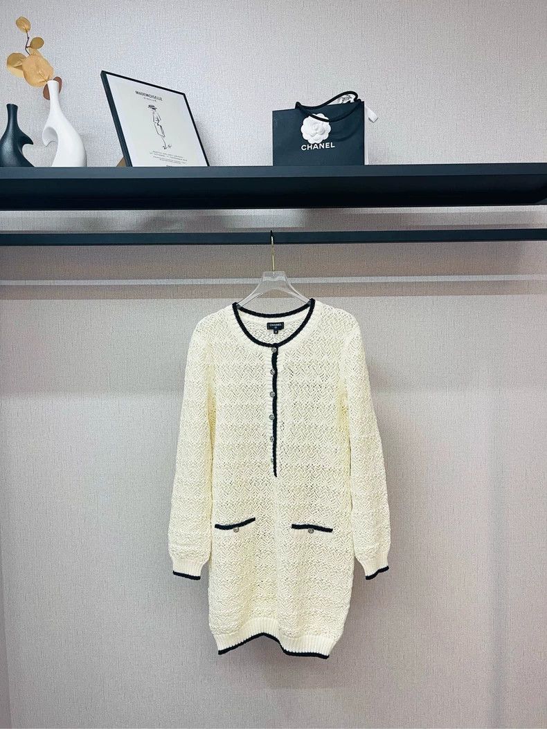 Chanel Chanel 24P milky white hollow long knitted skirt 2504-Nexta Size XS / US 0-2 / IT 36-38 - 1 Thumbnail