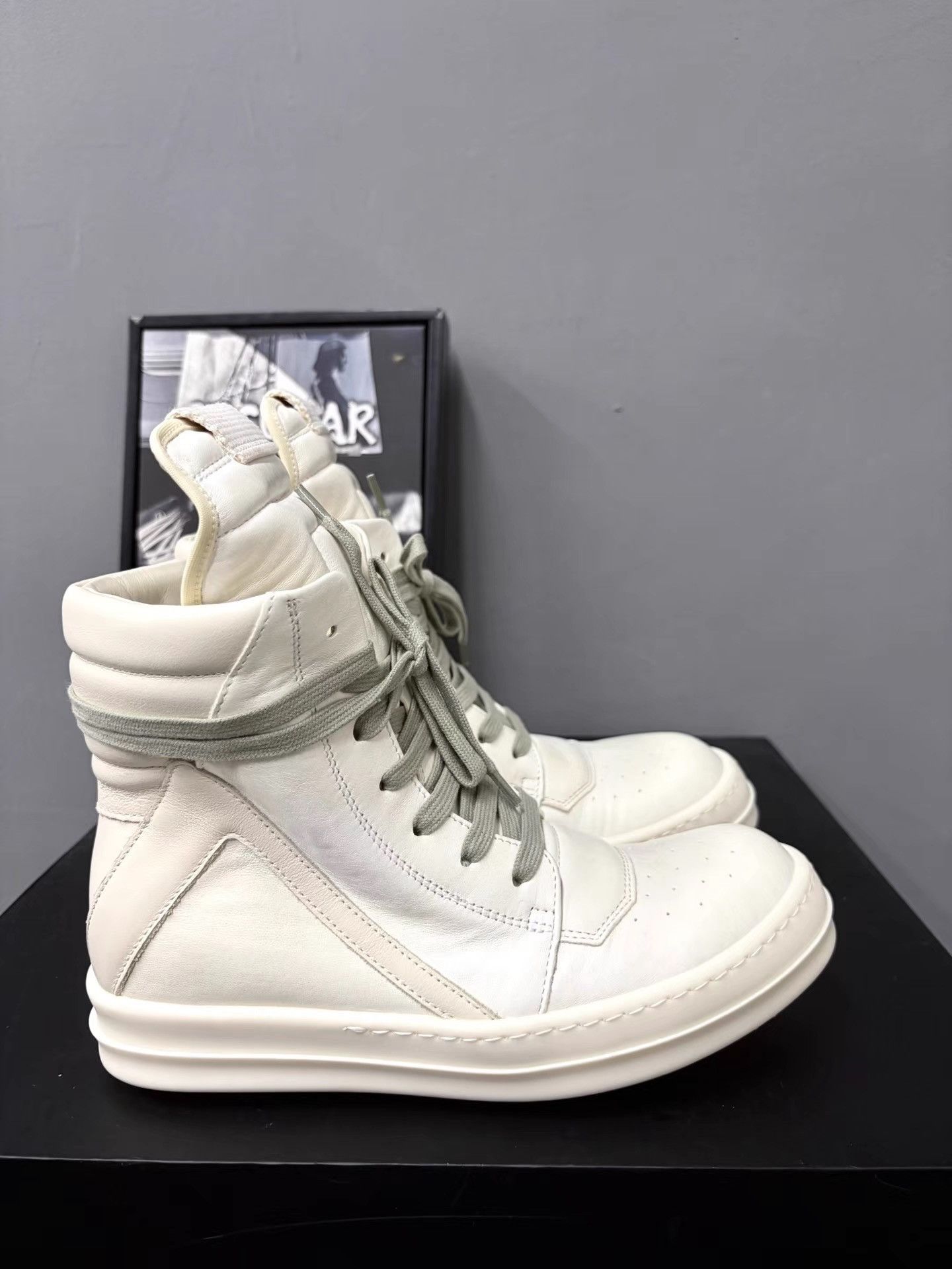 Rick Owens Rick Owens Pure White Inverted Triangle High-Top Shoes K34 Size US 5 / IT 35 - 4 Thumbnail
