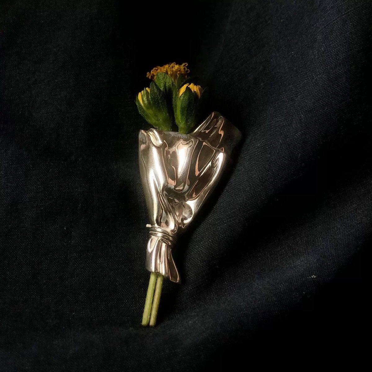 Other Secret Bloom Holder Pin Size ONE SIZE - 5 Thumbnail