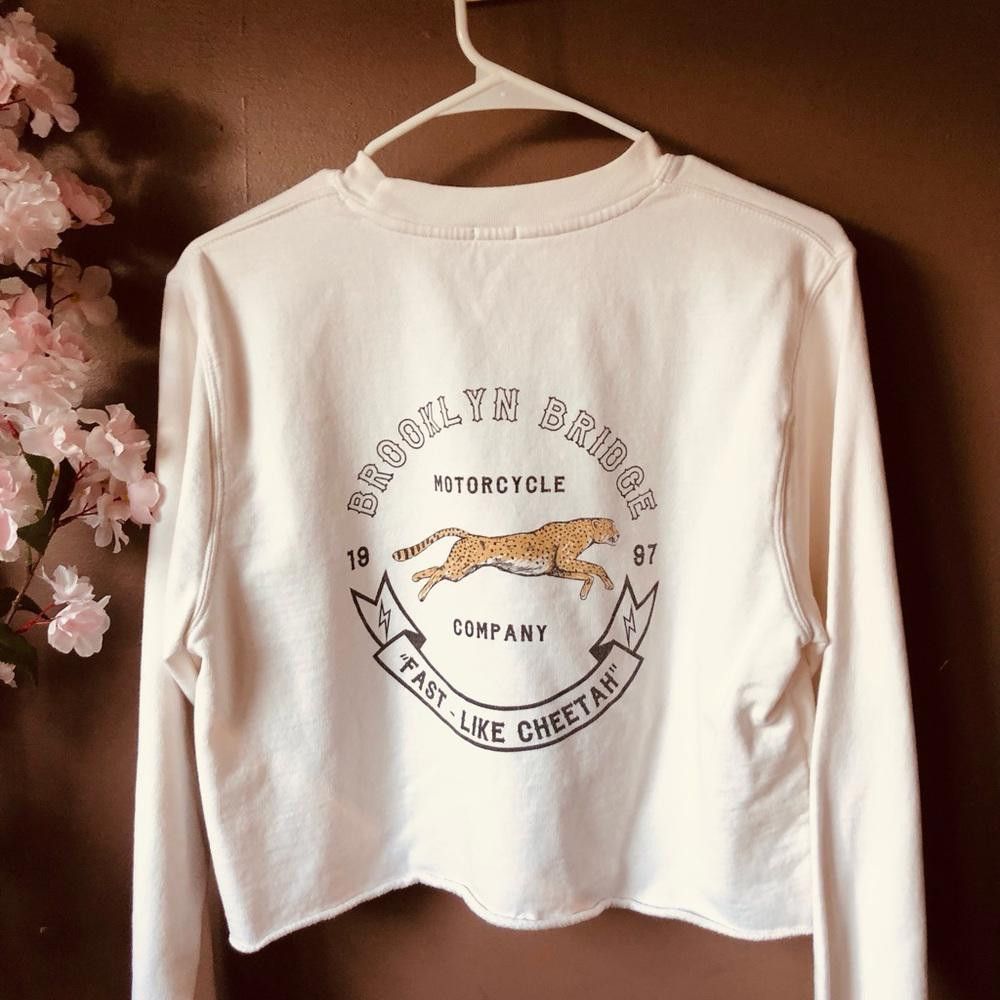 Designer Brandy Melville White sweater top graphic John Galt Size M / US 6-8 / IT 42-44 - 6 Thumbnail