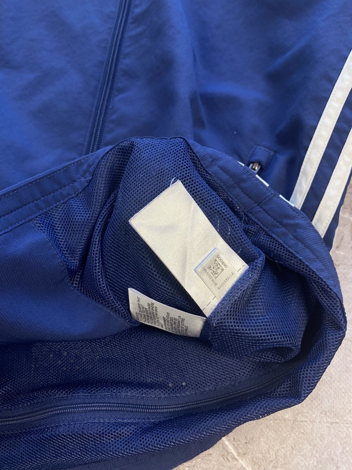 Adidas × Vintage Vintage 2016 Adidas Real Madrid Soccer Light Jacket Rare Size US S / EU 44-46 / 1 - 13 Thumbnail