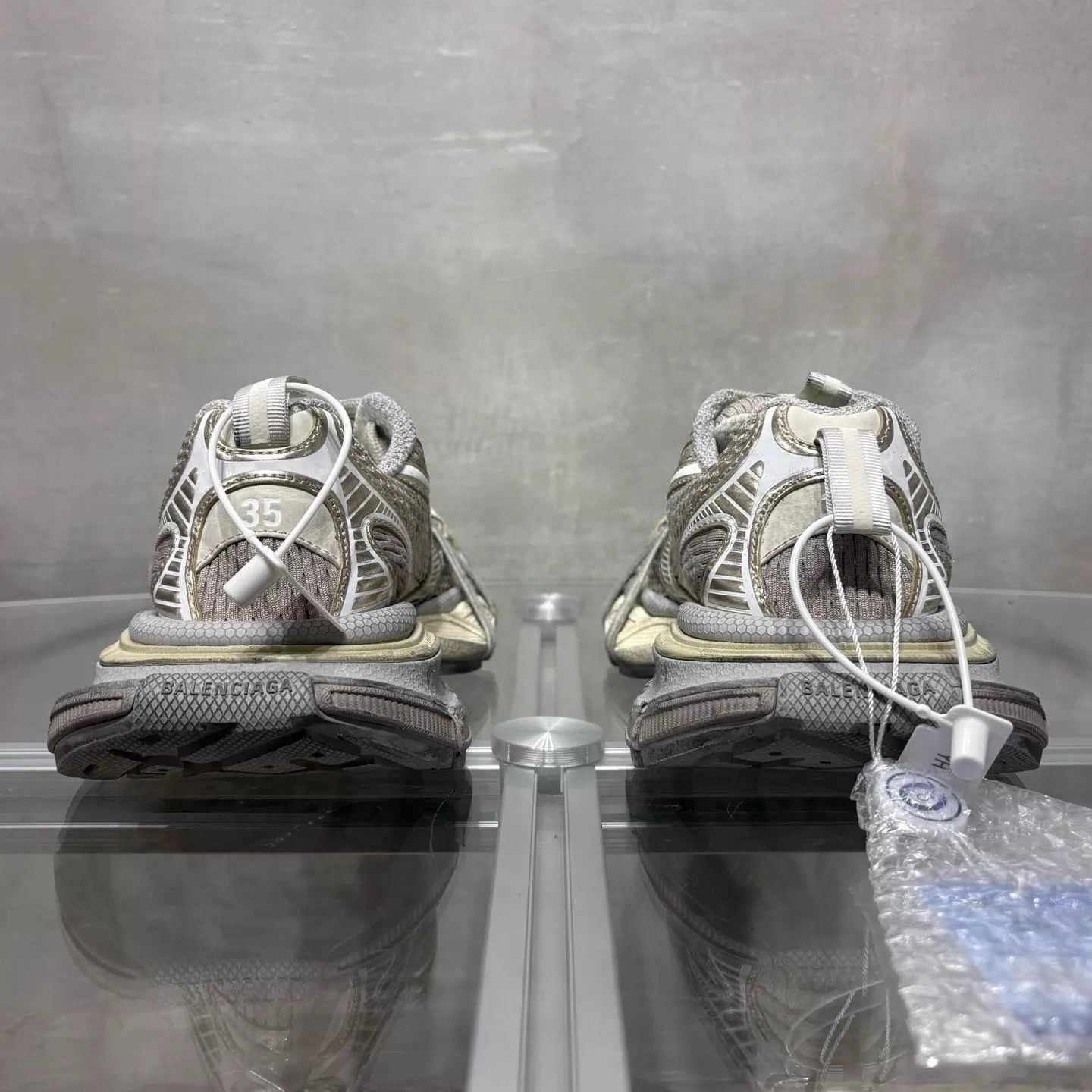 Balenciaga Balenciaga Women's Triple S Gray EU35 New in Box Tried On Only Size US 5 / IT 35 - 6 Thumbnail