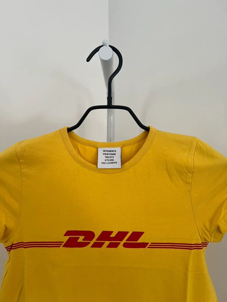 Vetements Vetements DHL Collab Runway Courier Short Sleeve T-Shirt C Size US S / EU 44-46 / 1 - 2 Thumbnail