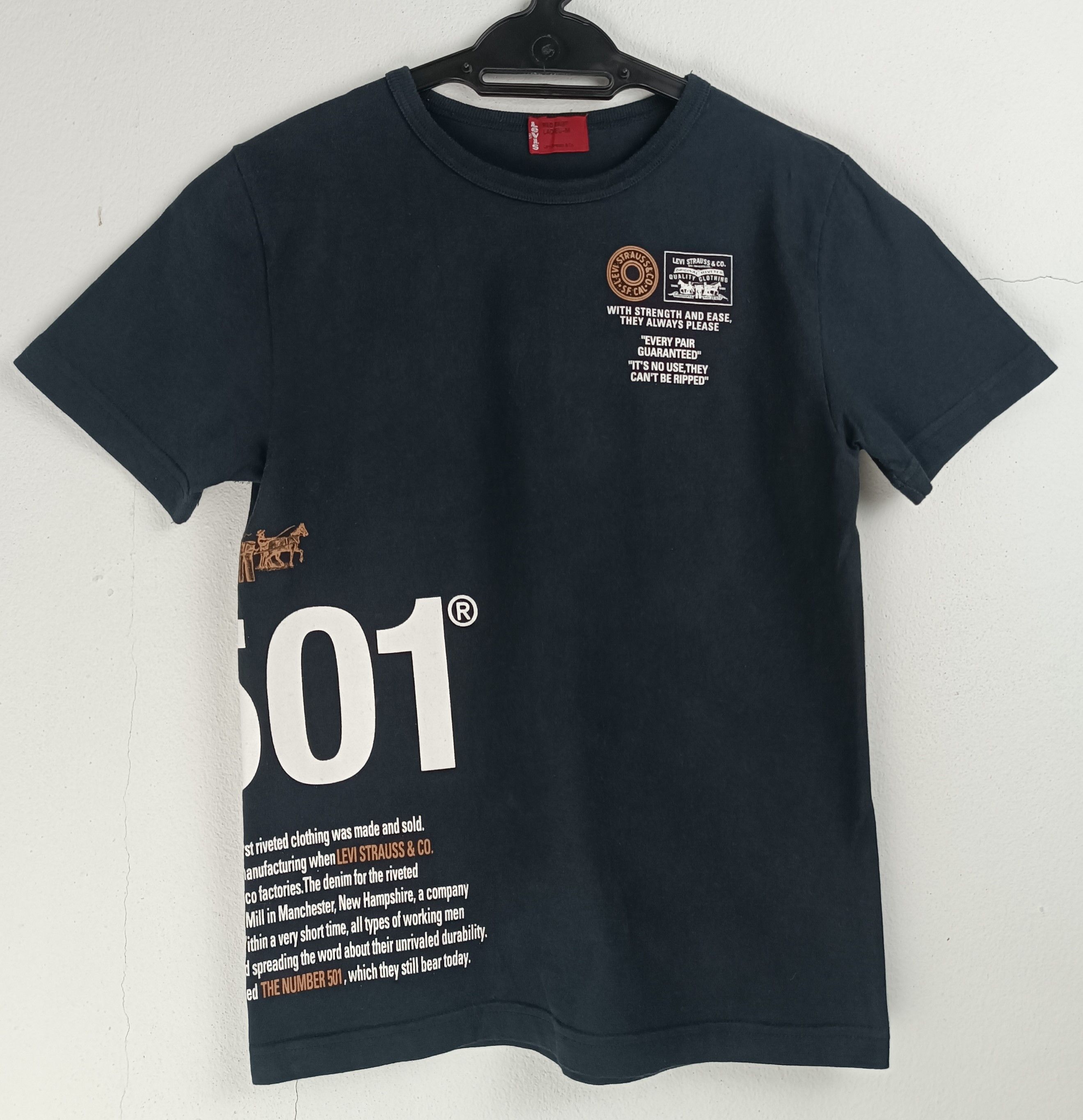 Levi's VINTAGE Y2K LEVI'S YOUTH SIZE TEE Size US XS / EU 42 / 0 - 3 Thumbnail