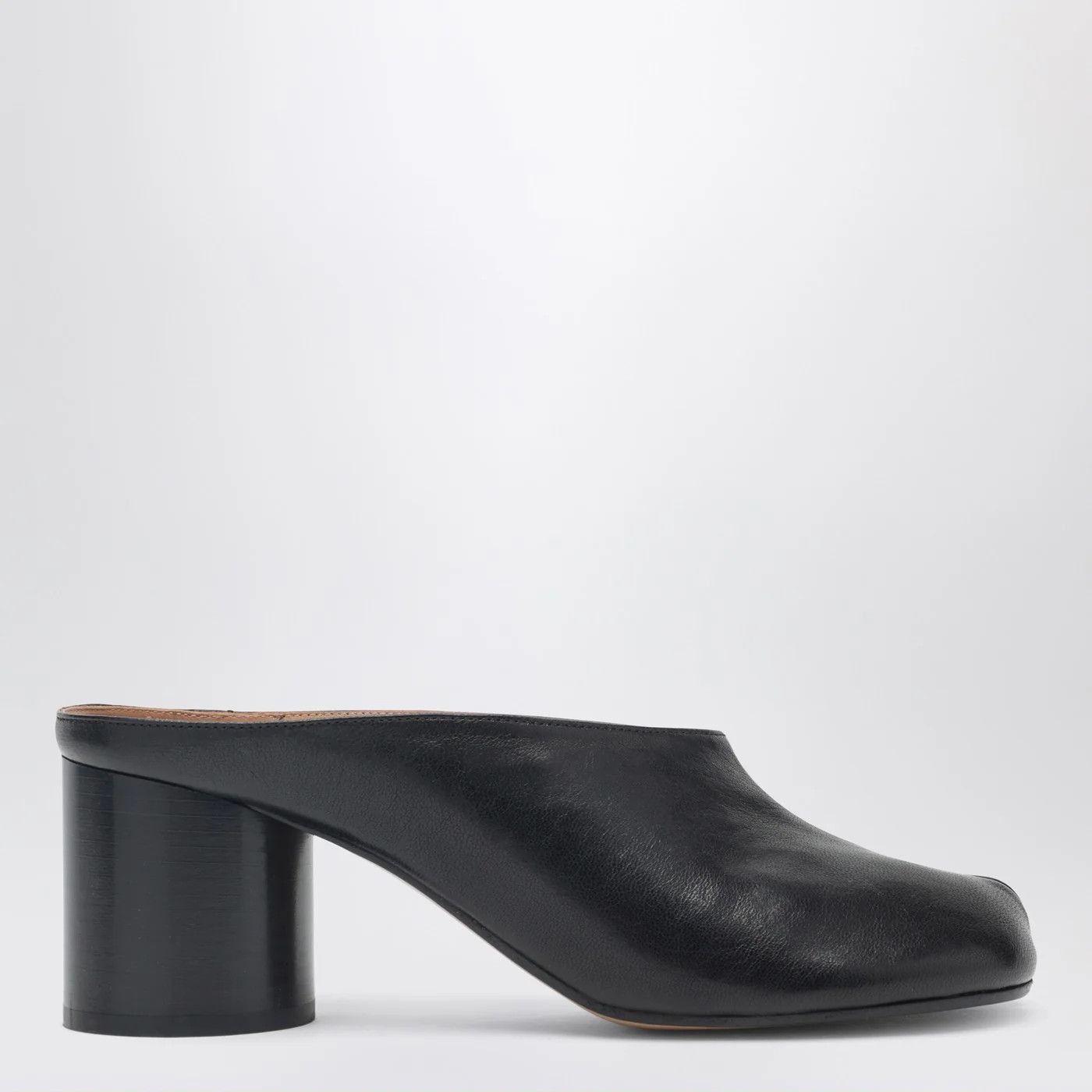 Maison Margiela o1d2blof0426 Tabi Mules Pumps in Black Size US 6 / IT 36 - 1 Thumbnail