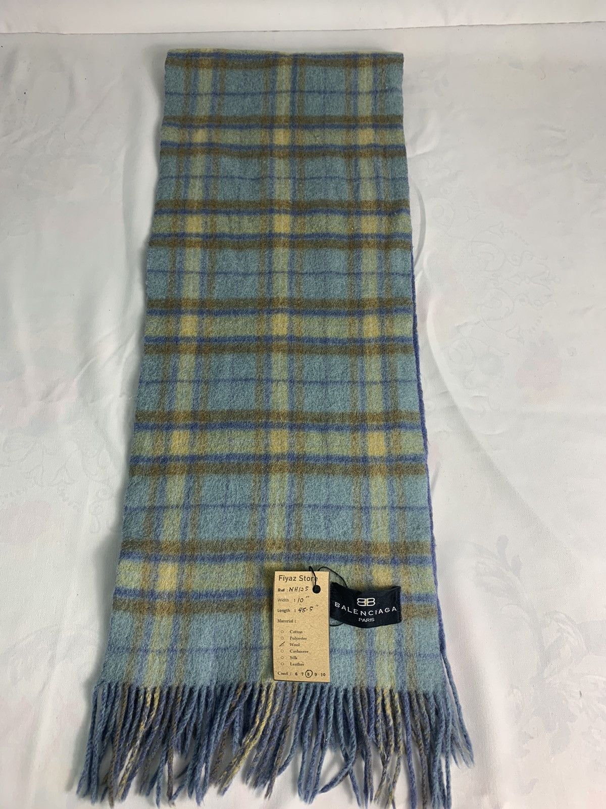 Balenciaga Balenciaga Scarf / Muffler / Neckwear Size ONE SIZE - 7 Thumbnail
